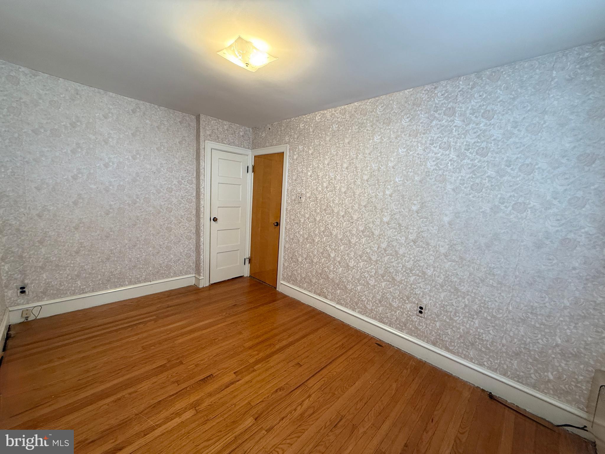 ELMWOOD PARK - Residential