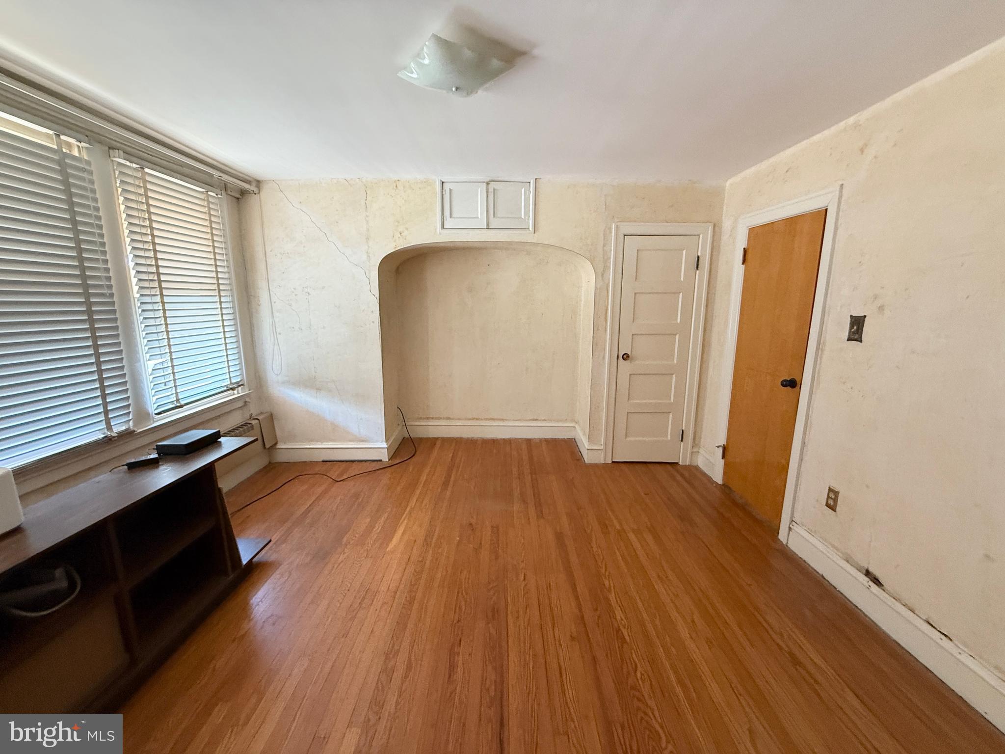 ELMWOOD PARK - Residential