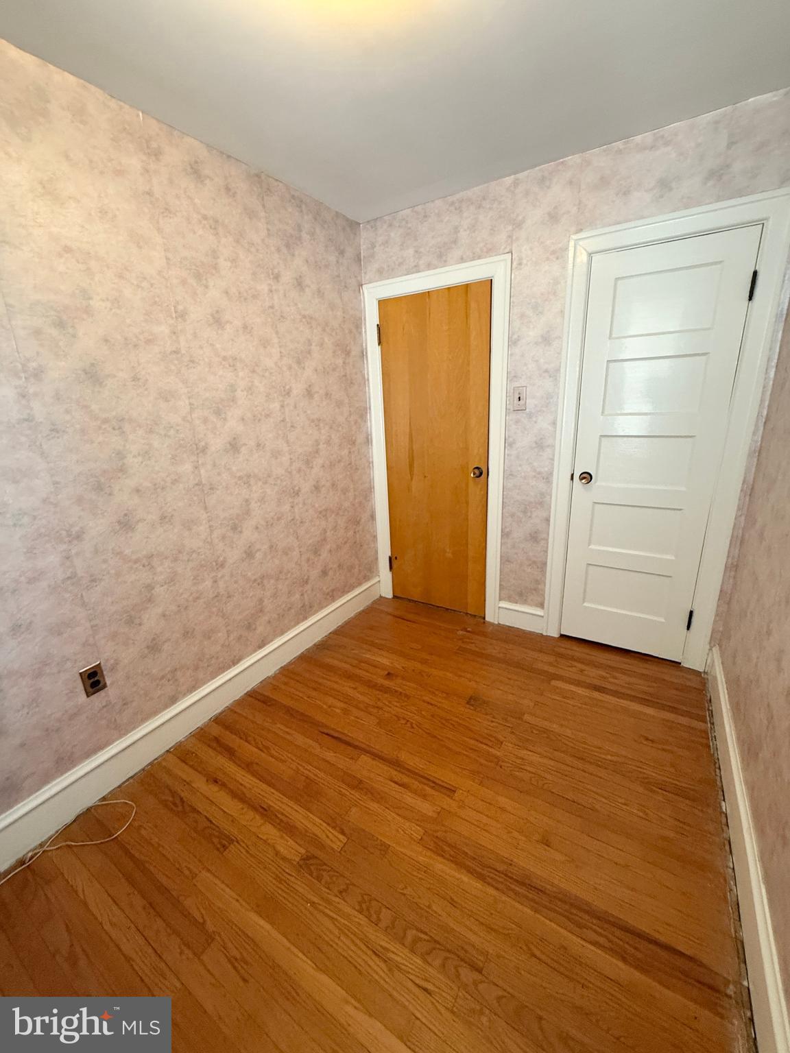 ELMWOOD PARK - Residential