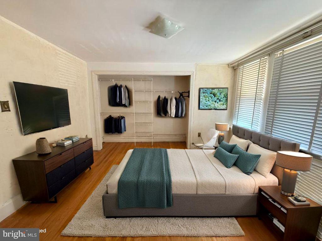 ELMWOOD PARK - Residential