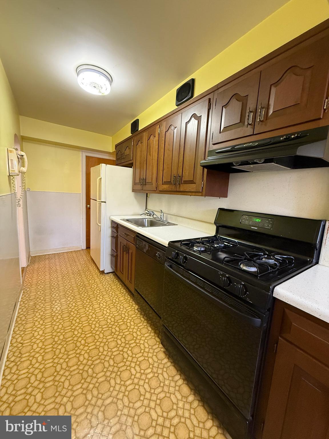 ELMWOOD PARK - Residential