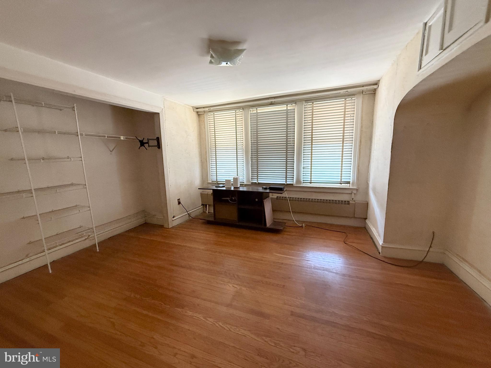 ELMWOOD PARK - Residential