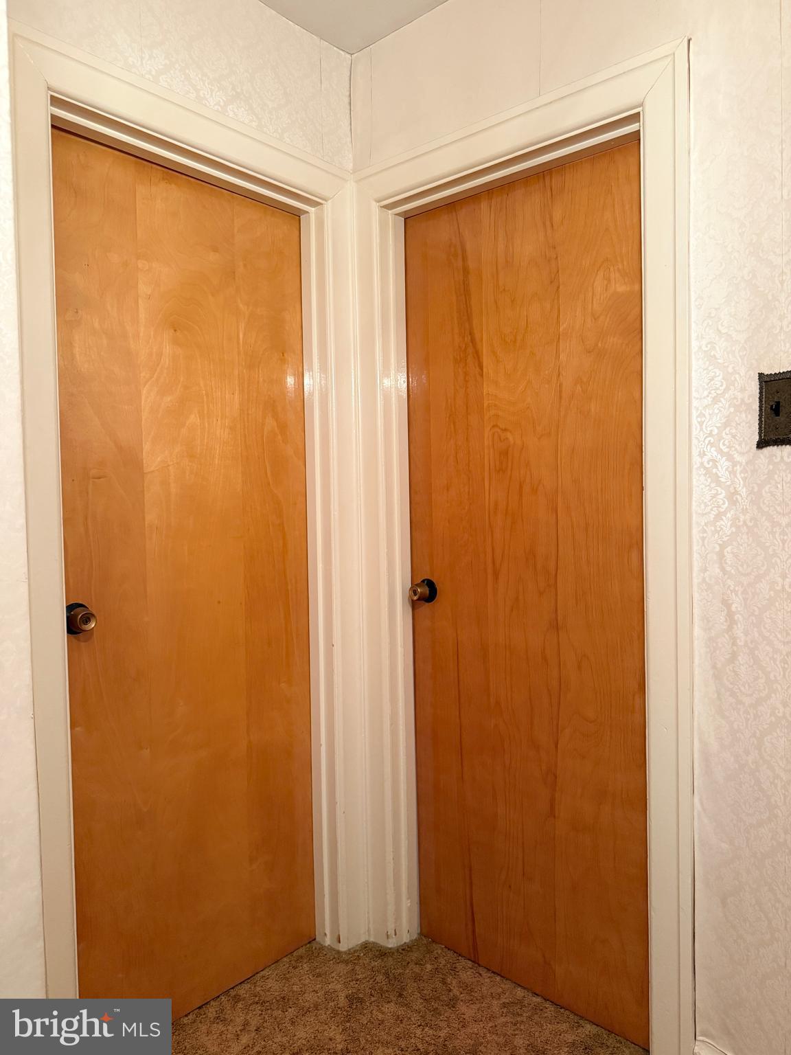 ELMWOOD PARK - Residential