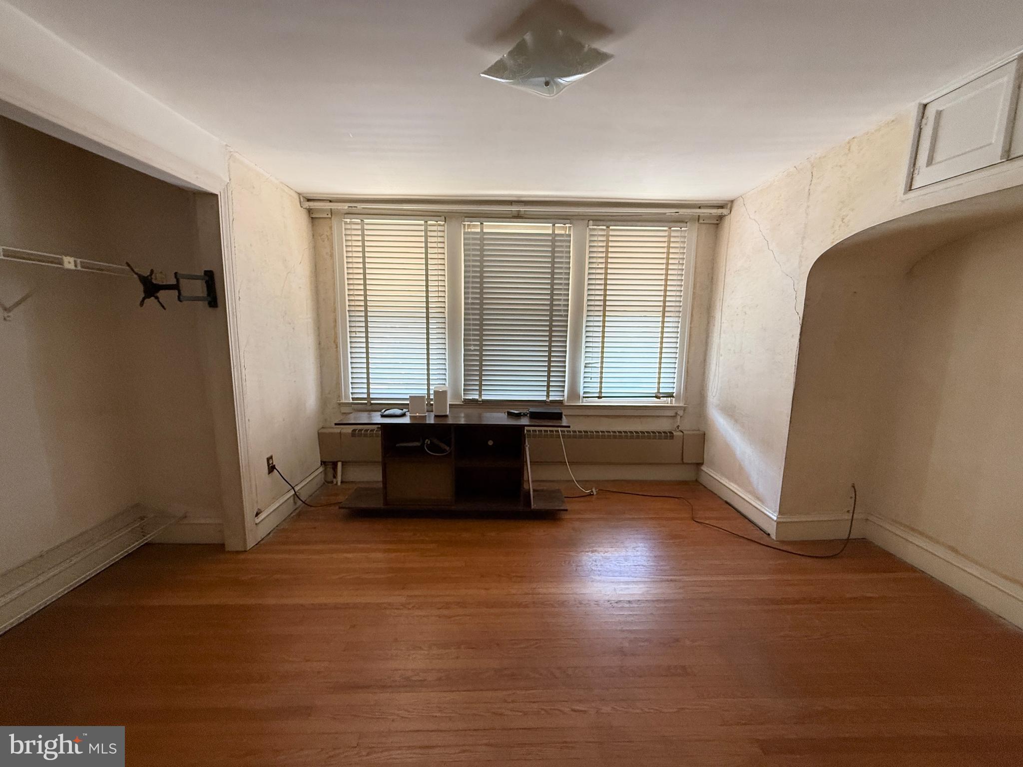 ELMWOOD PARK - Residential