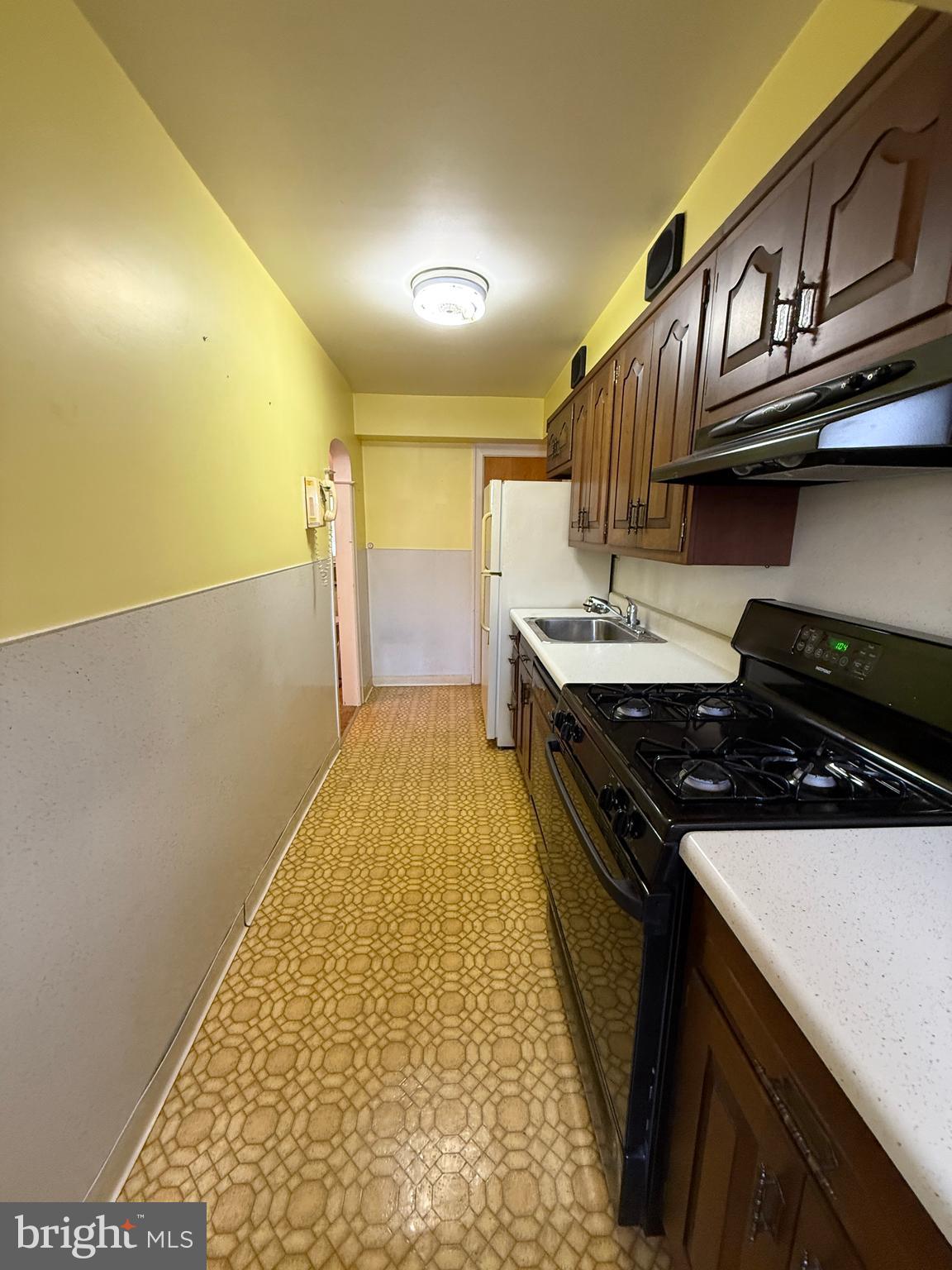 ELMWOOD PARK - Residential