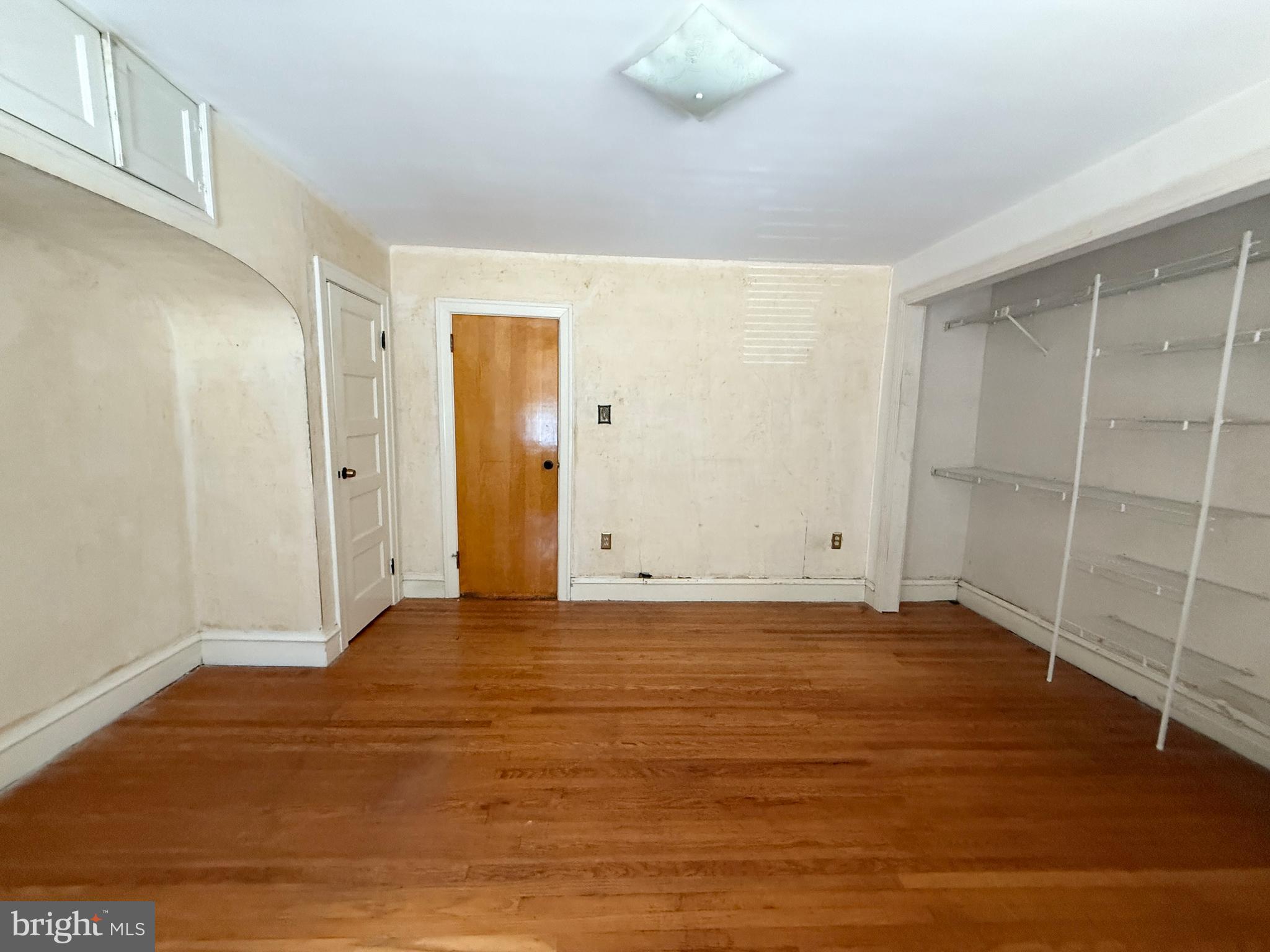 ELMWOOD PARK - Residential