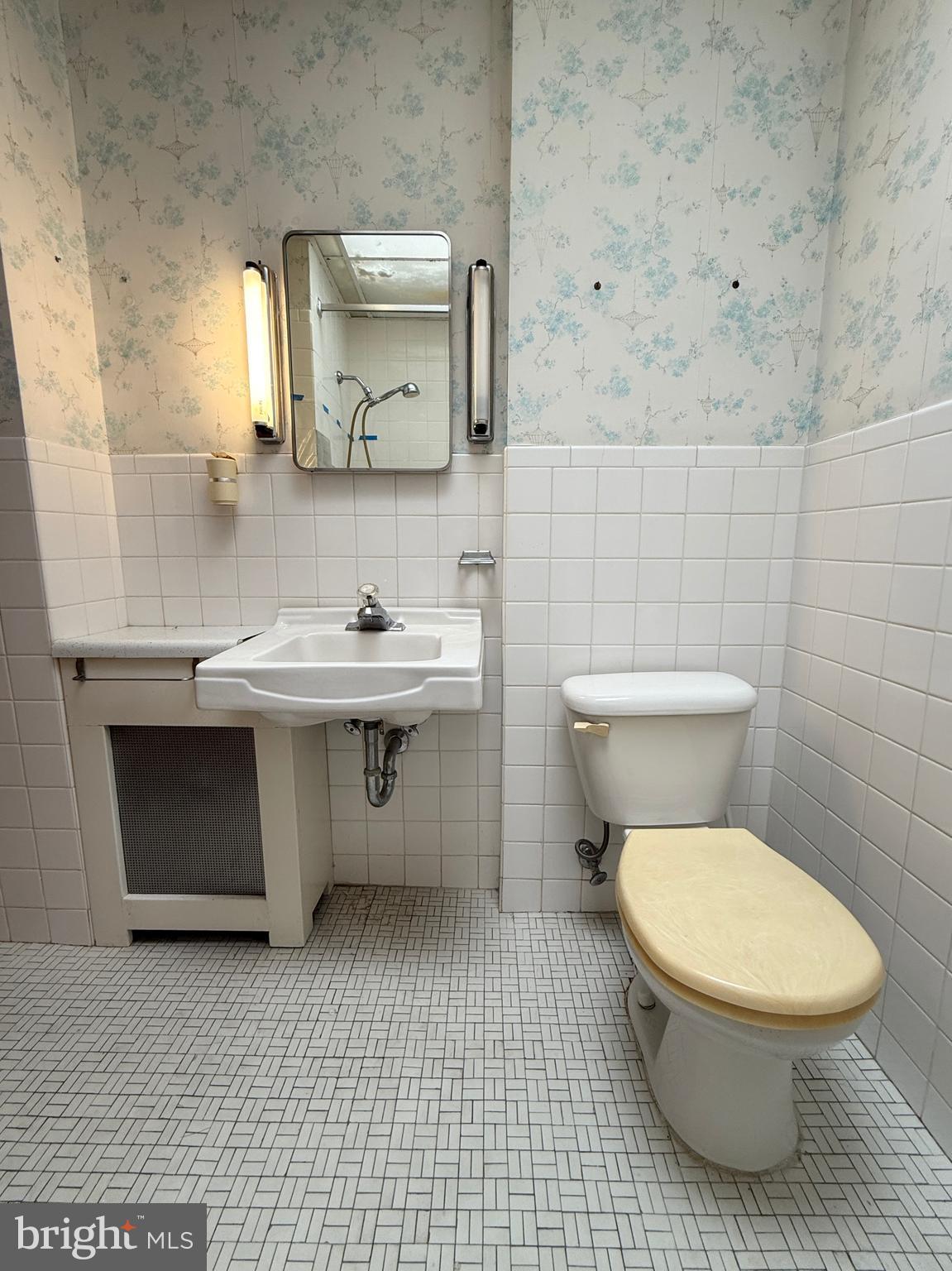 ELMWOOD PARK - Residential