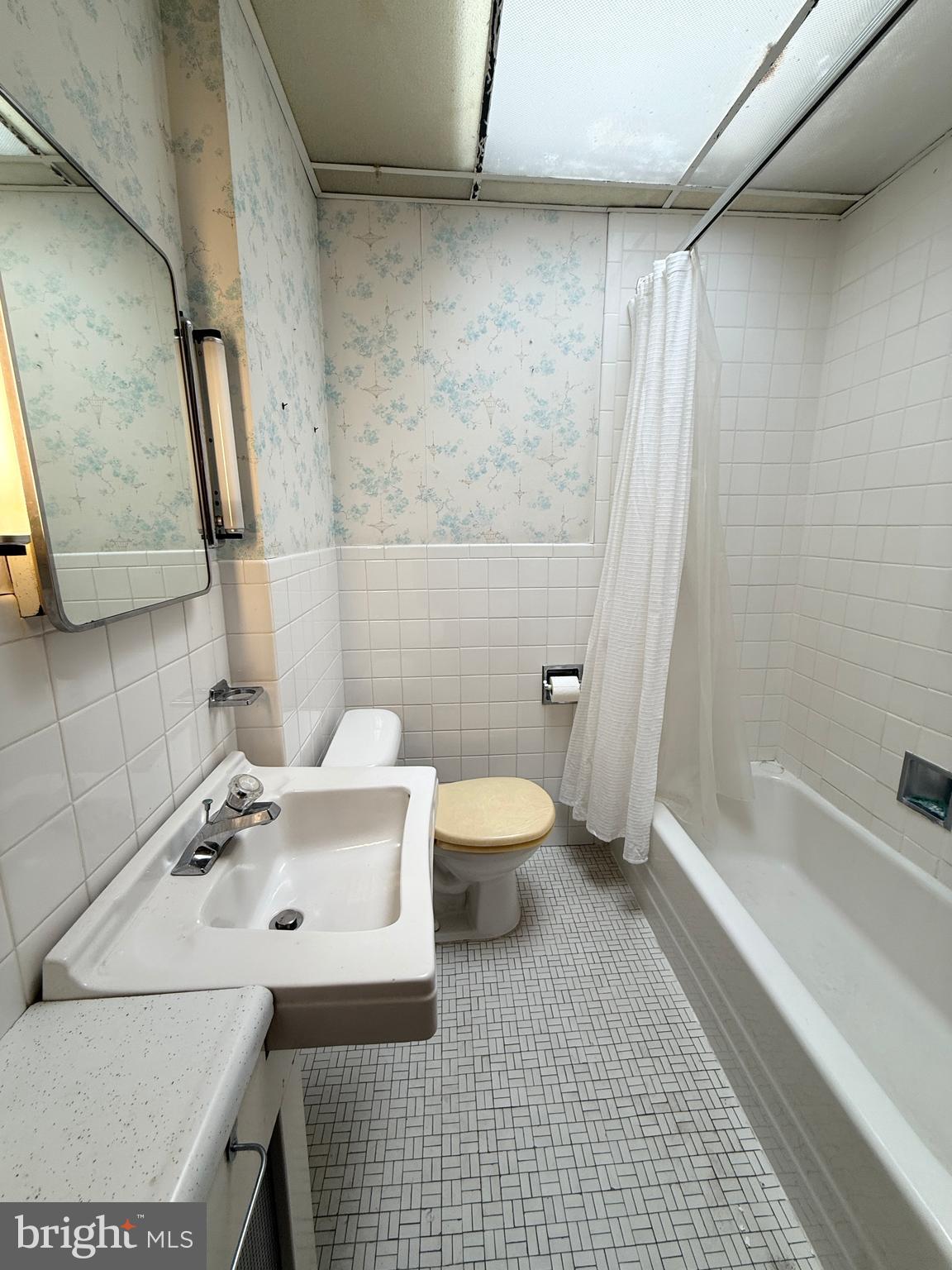 ELMWOOD PARK - Residential