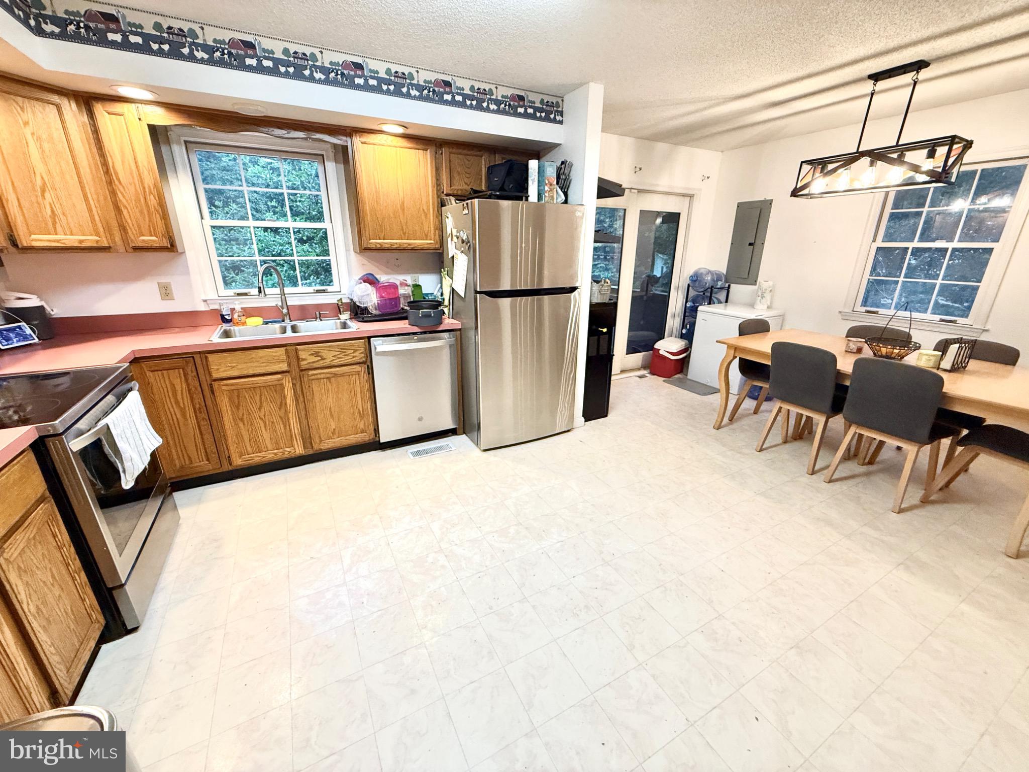 WHITE RIVER ESTATES - Residential