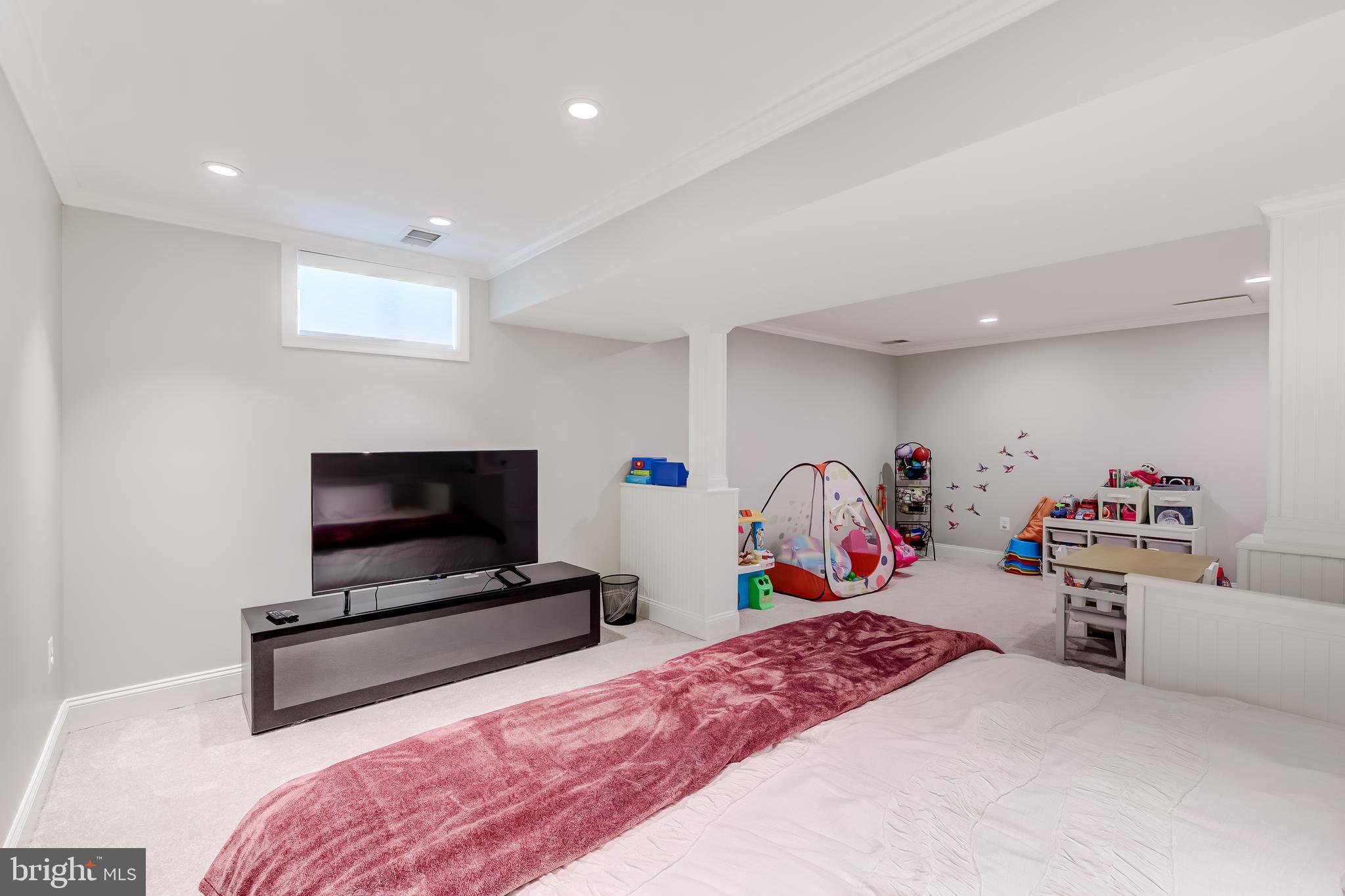 BRENTWOOD - Residential