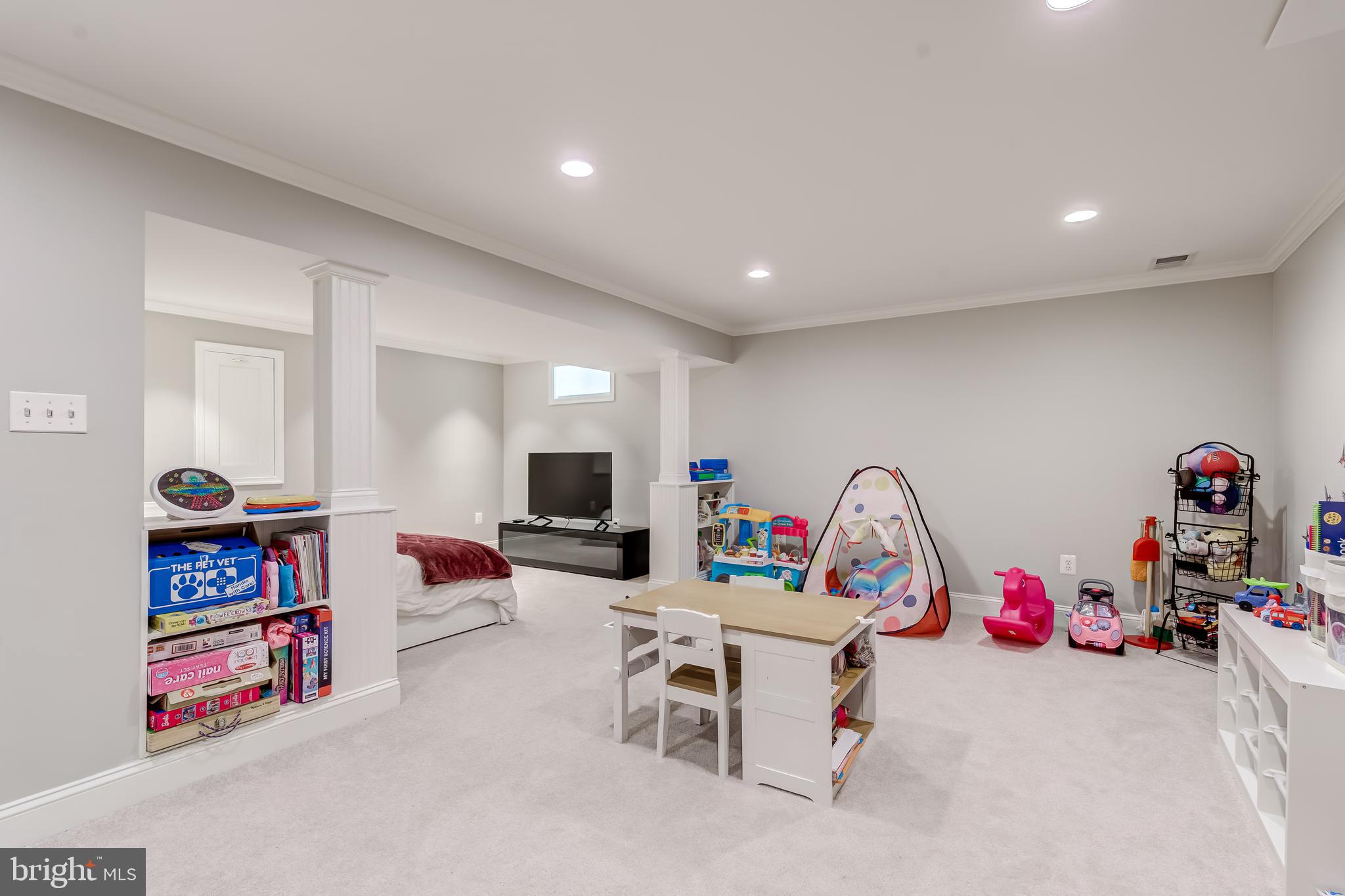 BRENTWOOD - Residential