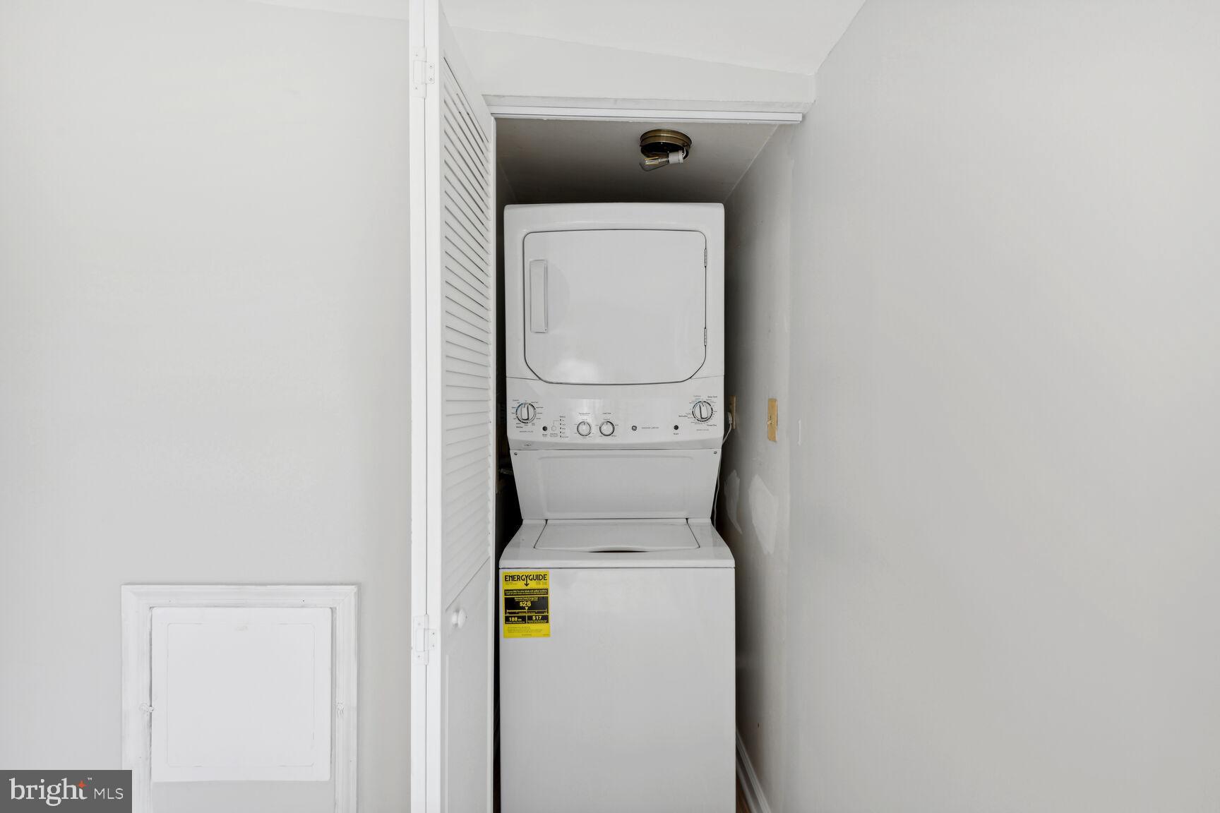 WOODLAND BEACH - Residential