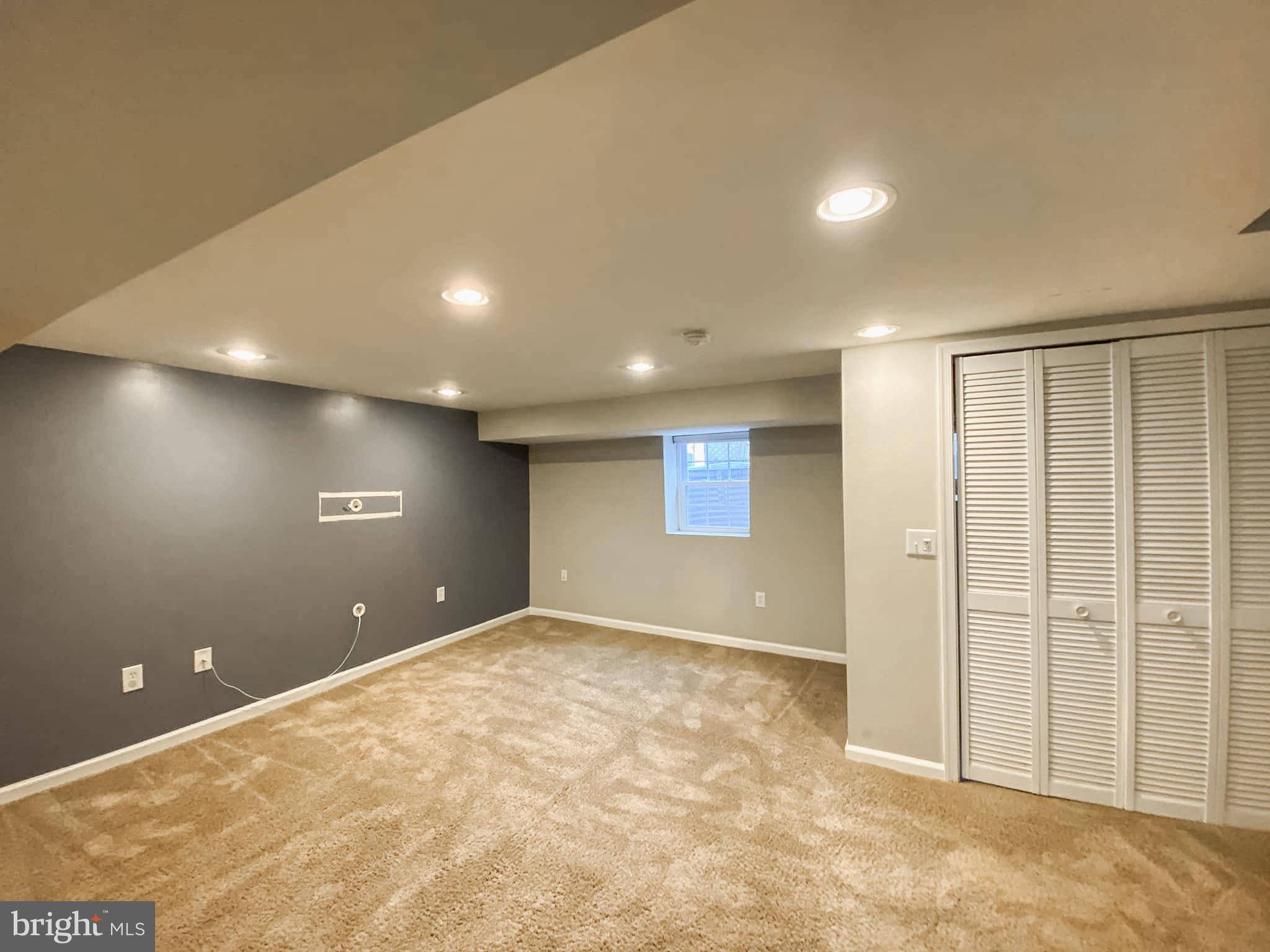 WARWICK VILLAGE - Residential Lease