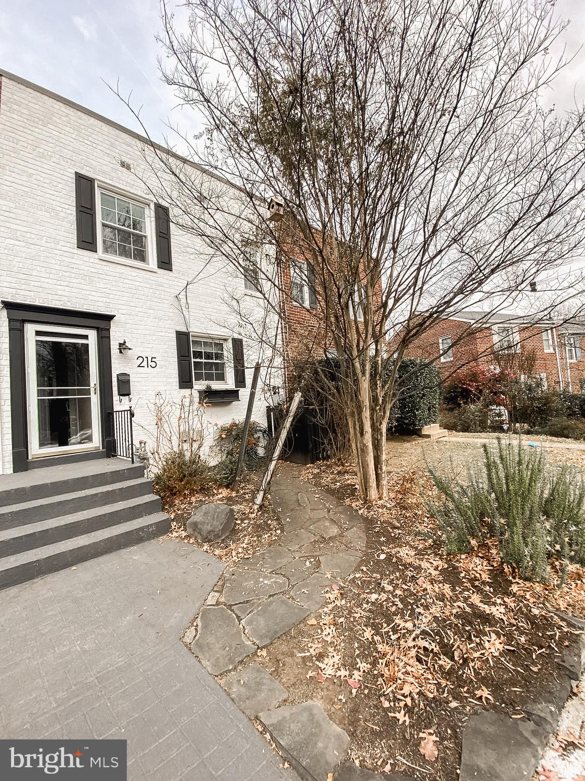 WARWICK VILLAGE - Residential Lease