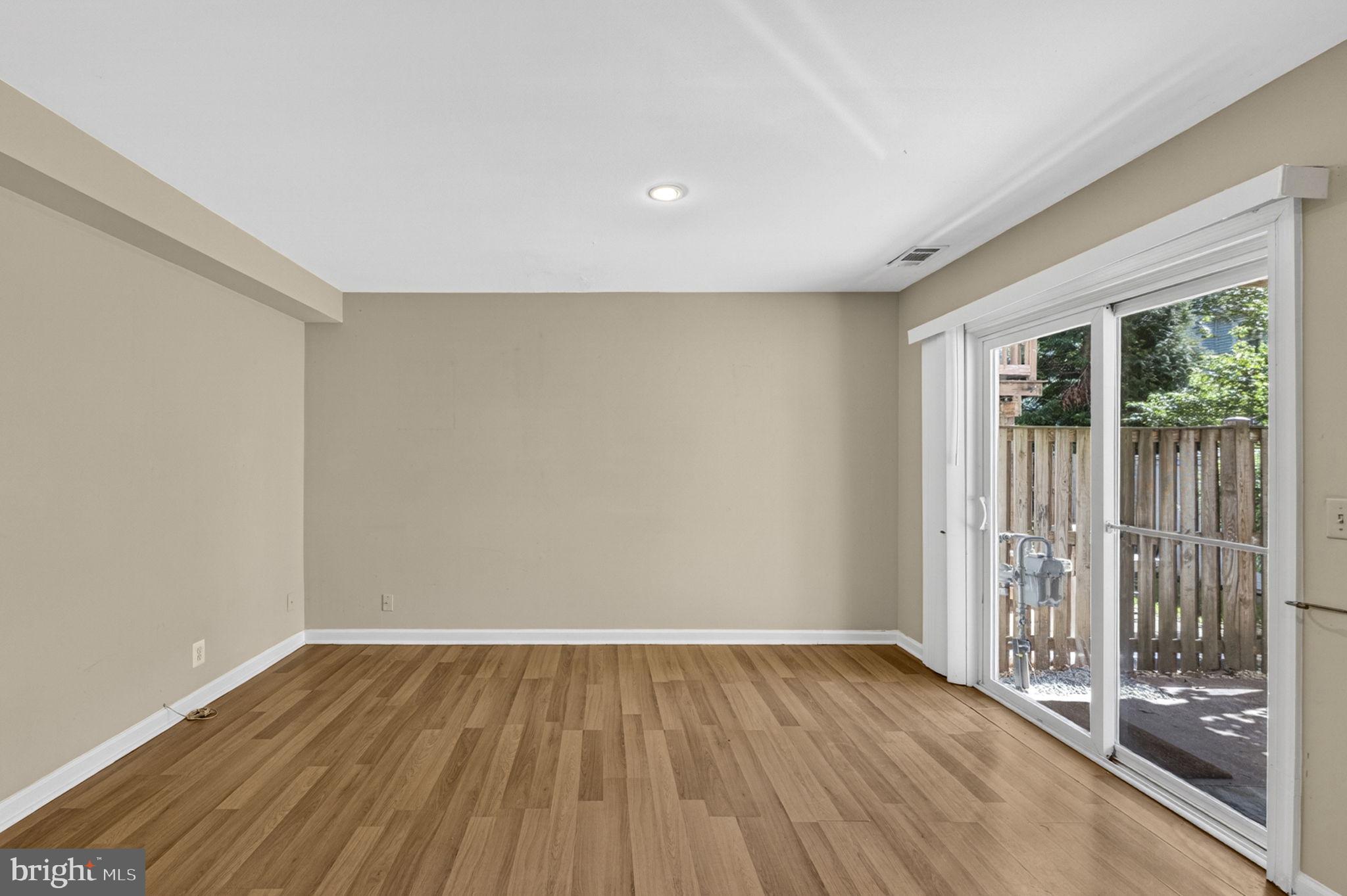 OAK SPRINGS - Residential