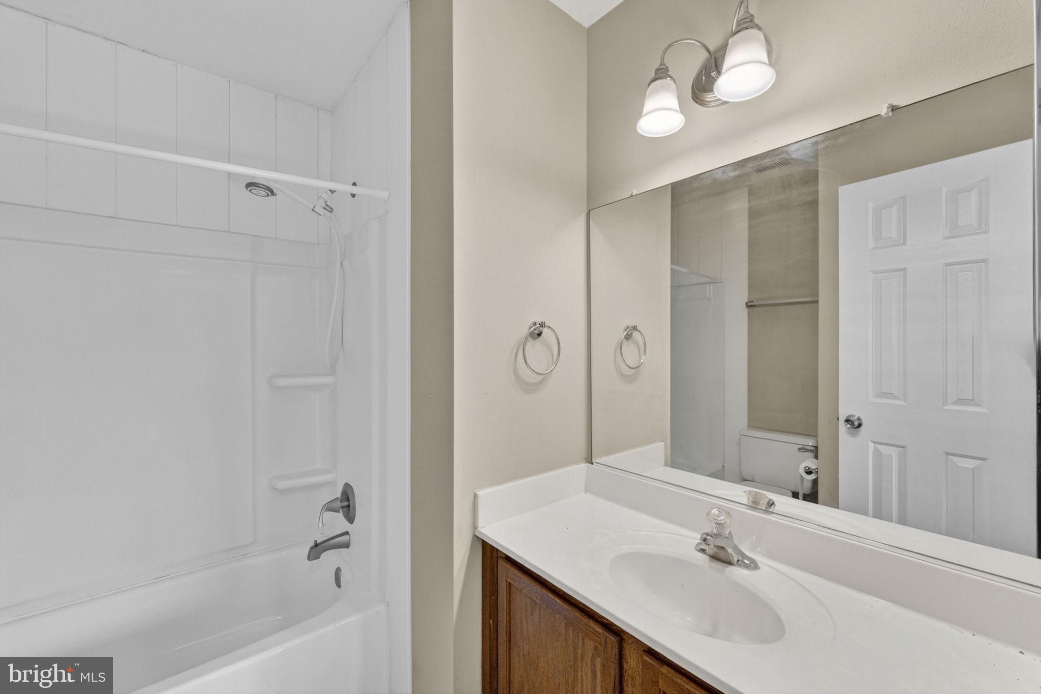 OAK SPRINGS - Residential