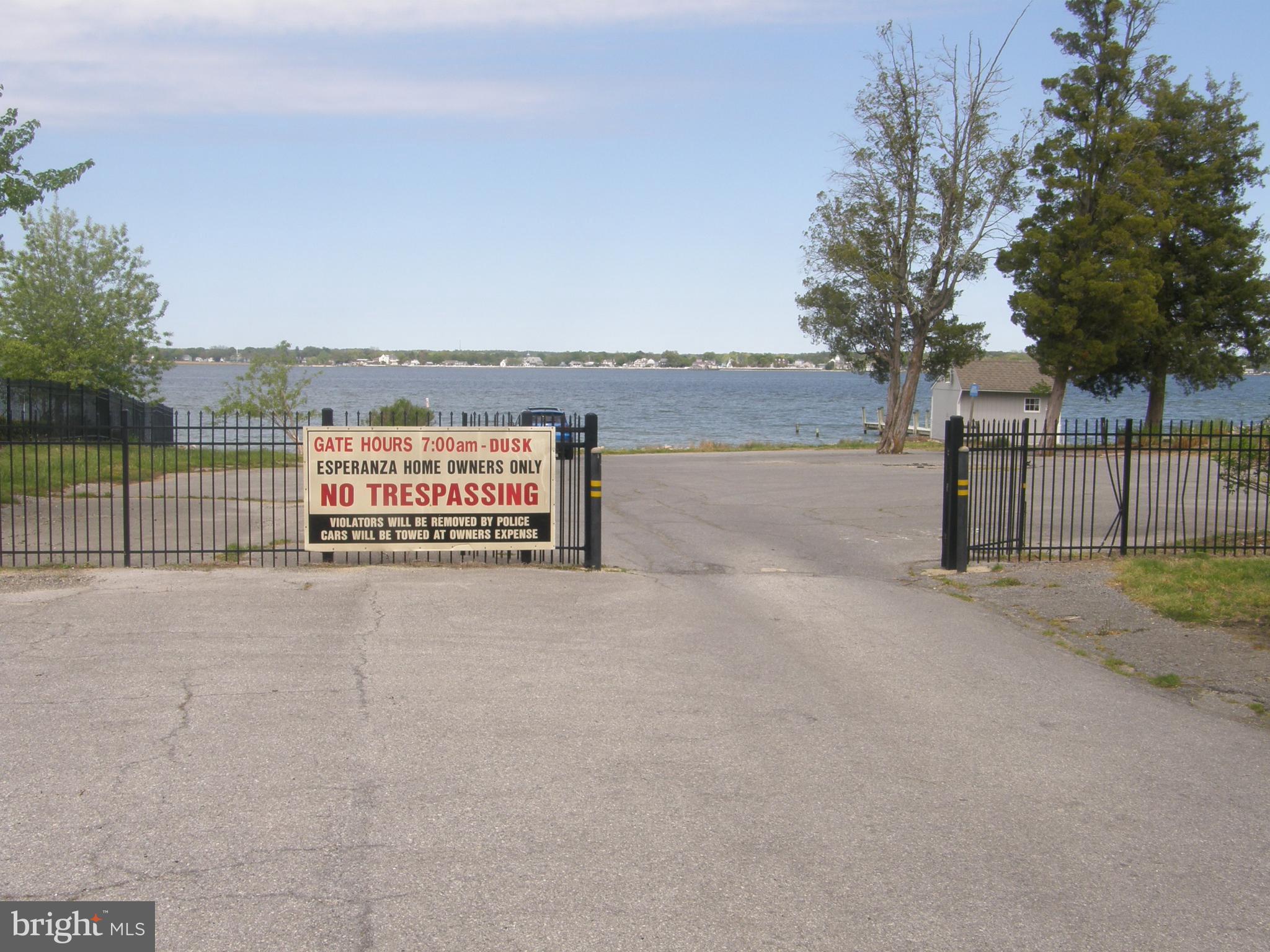 ESPERANZA FARMS - Residential