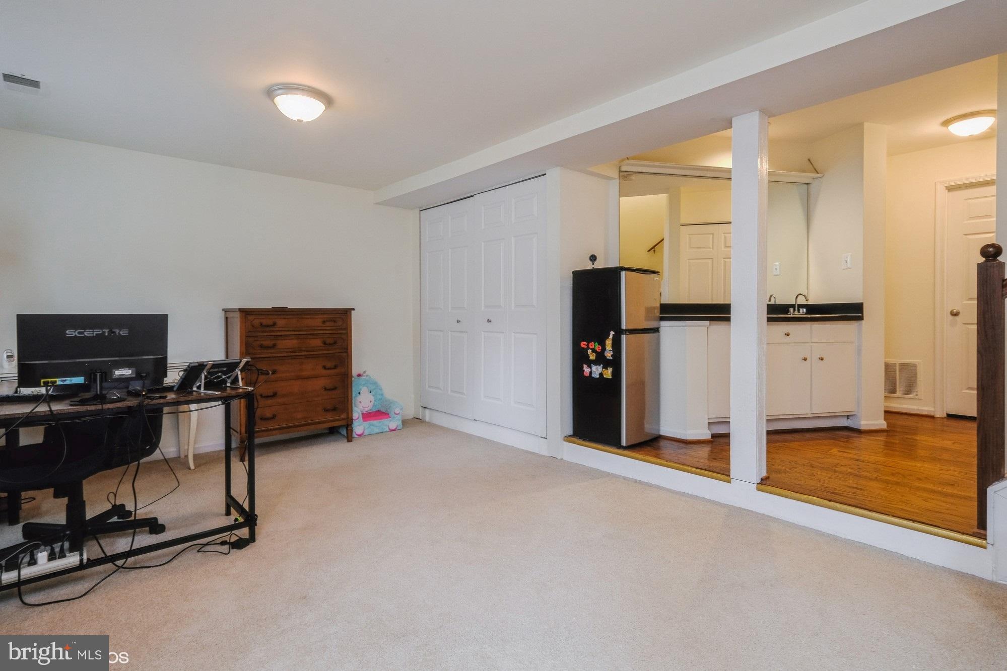 TOWNES OF WAKEFIELD - Residential