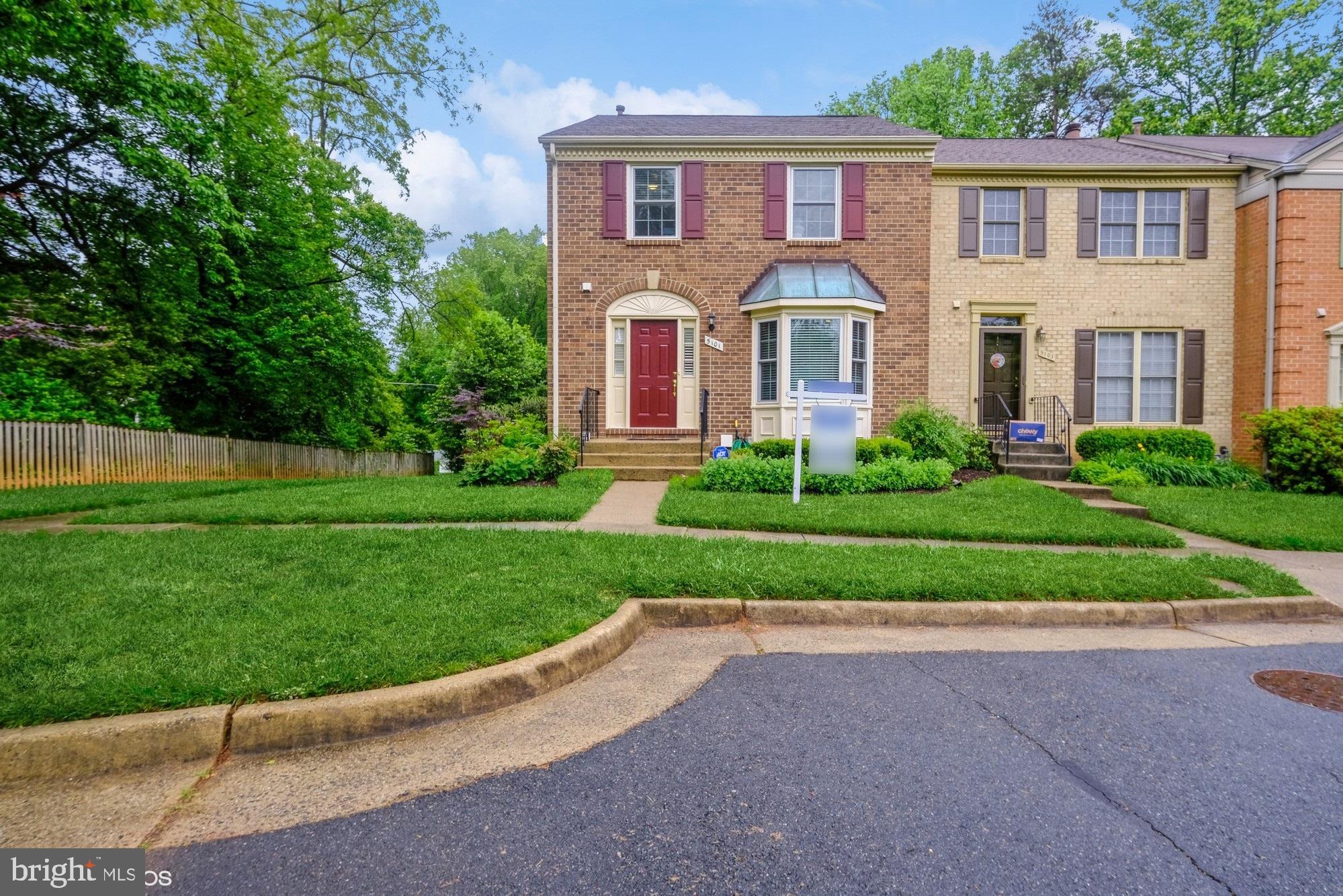 TOWNES OF WAKEFIELD - Residential