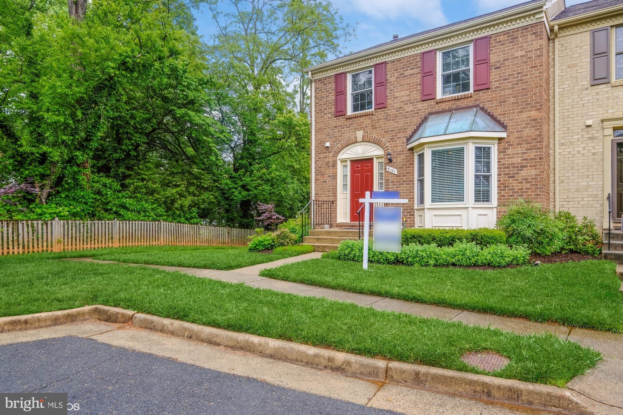 TOWNES OF WAKEFIELD - Residential