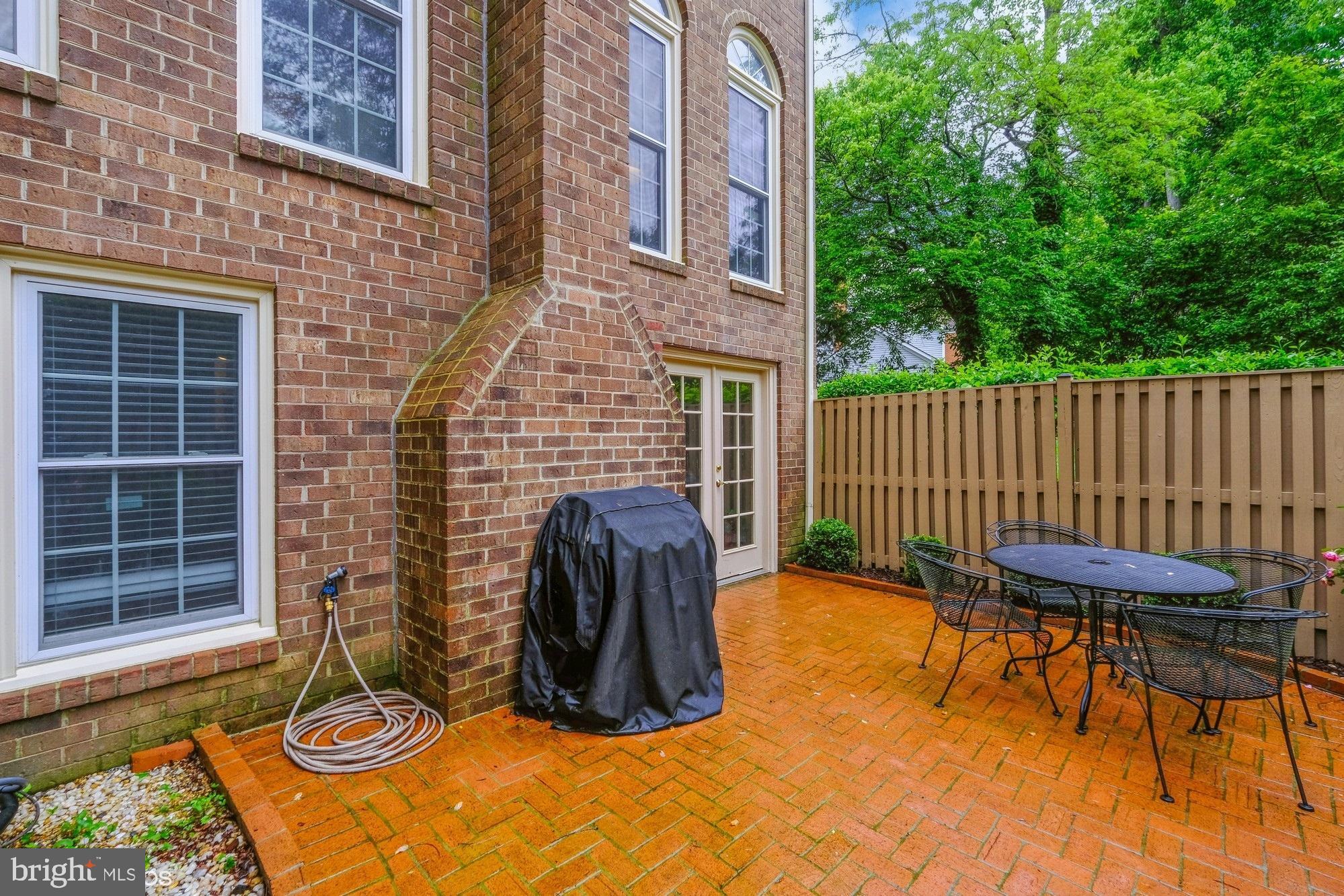 TOWNES OF WAKEFIELD - Residential