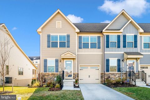 320 HAMMERSMITH CIRCLE FREDERICK MD 21702