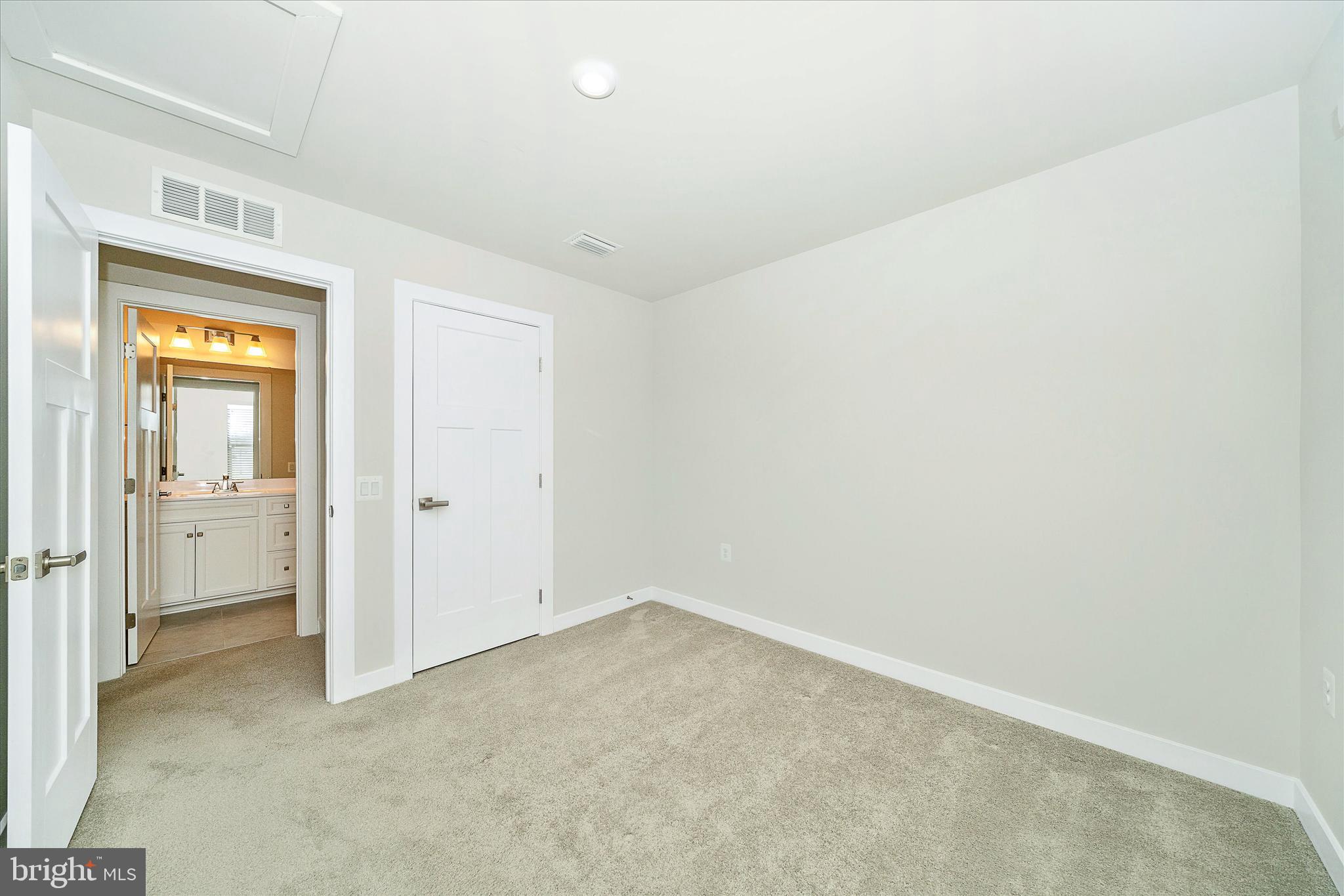 BLOOMFIELDS - Residential