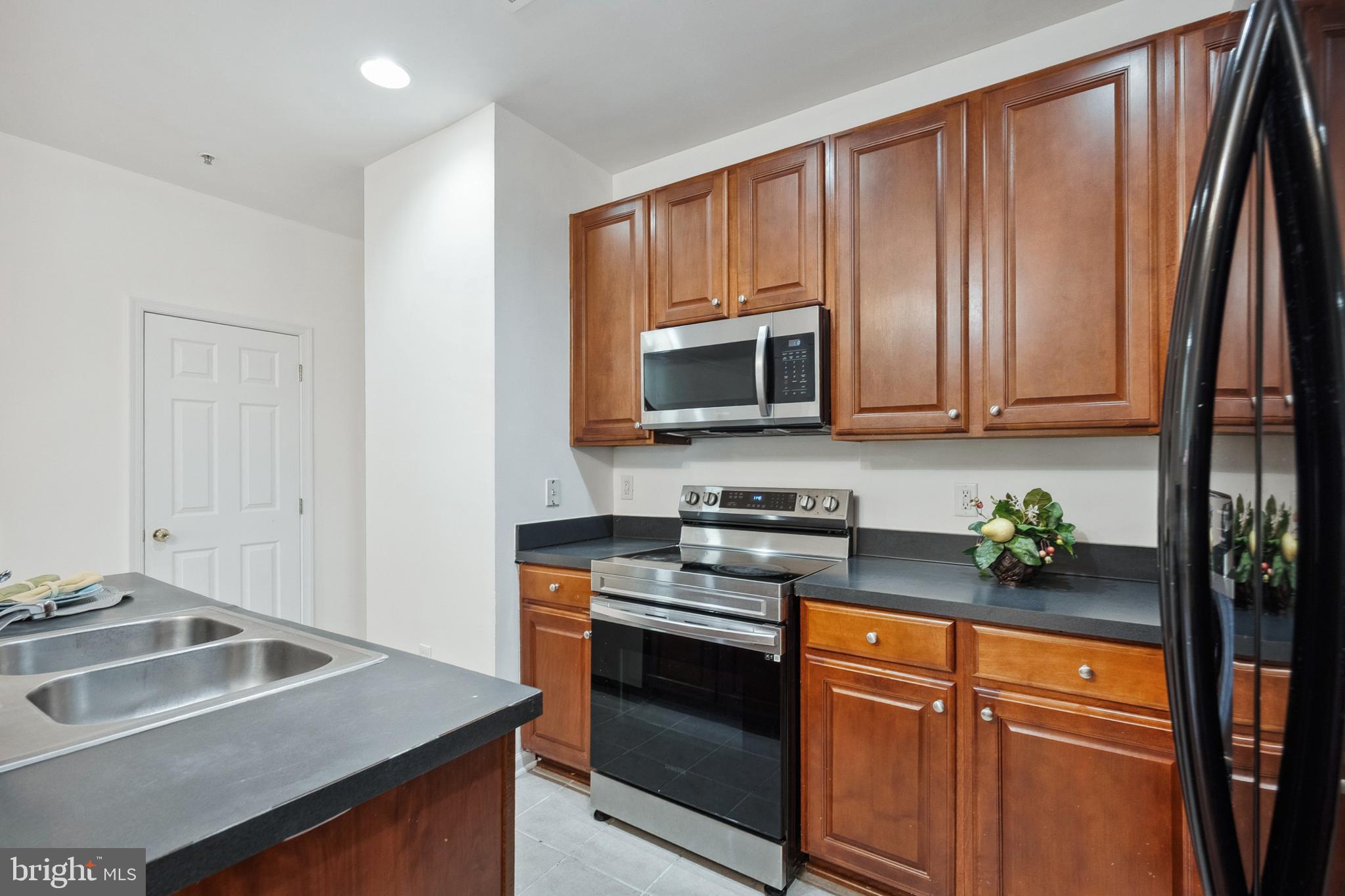 AMBER SPRING CONDOMINIUMS - Residential