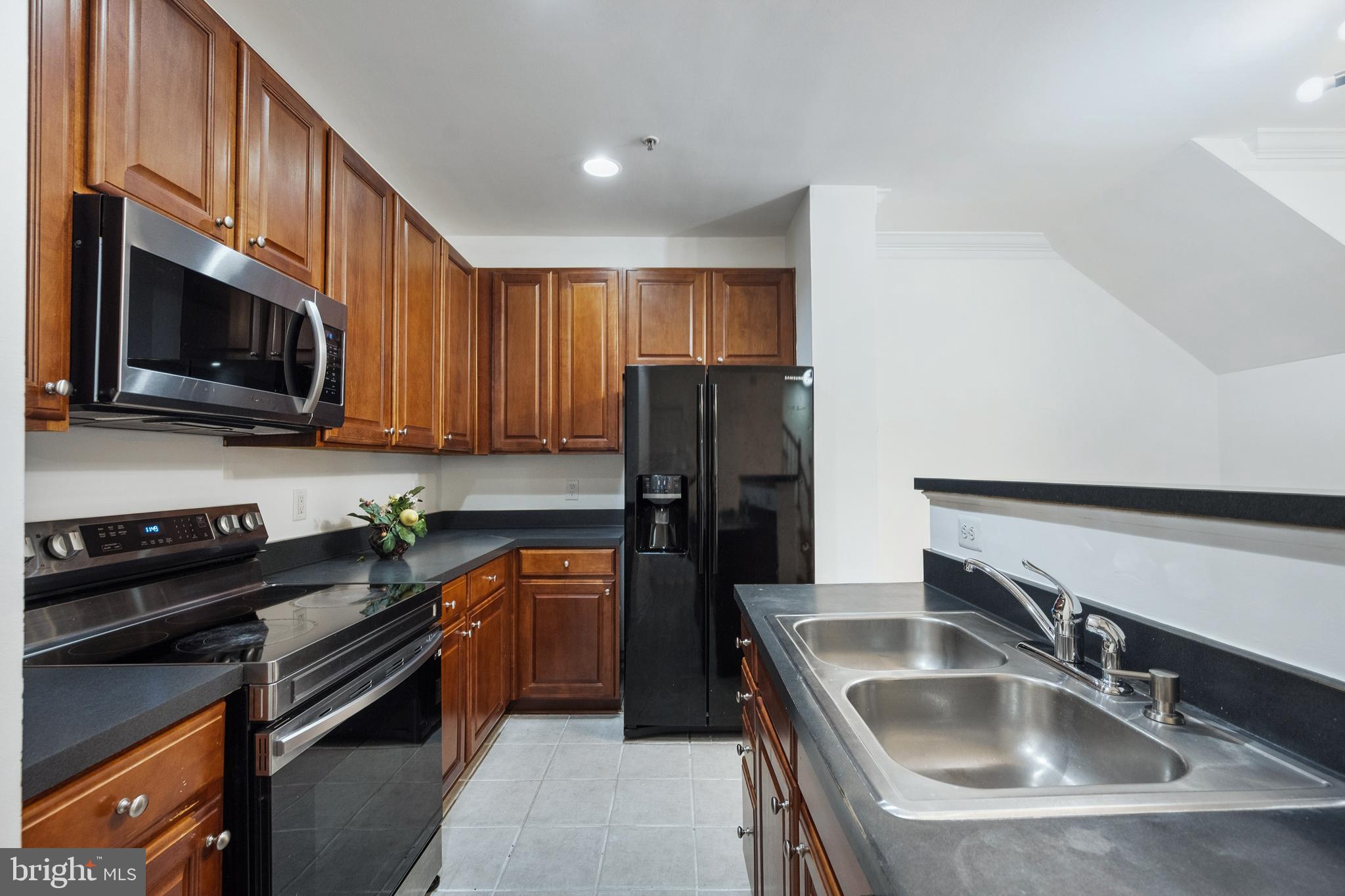 AMBER SPRING CONDOMINIUMS - Residential