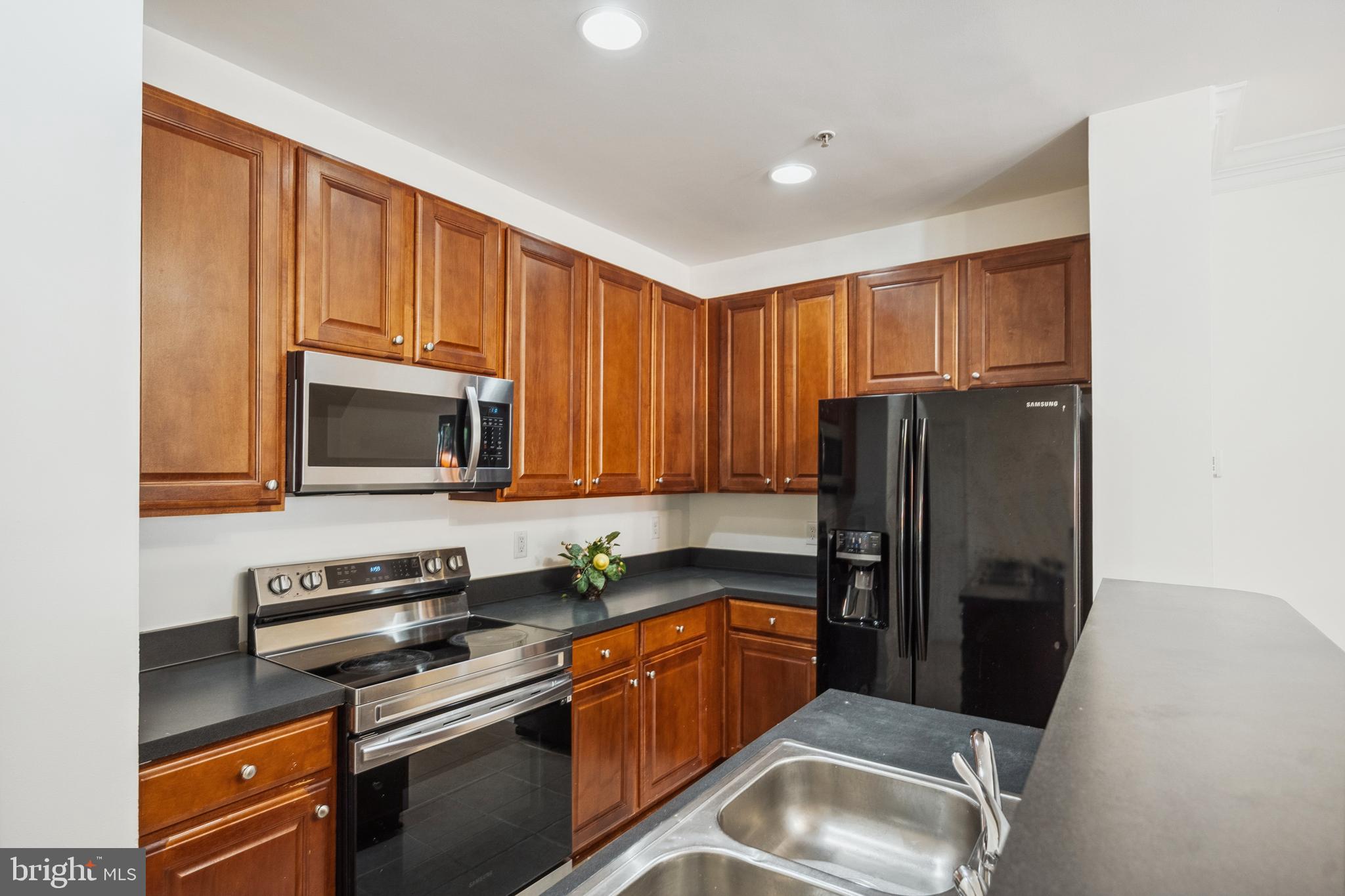 AMBER SPRING CONDOMINIUMS - Residential