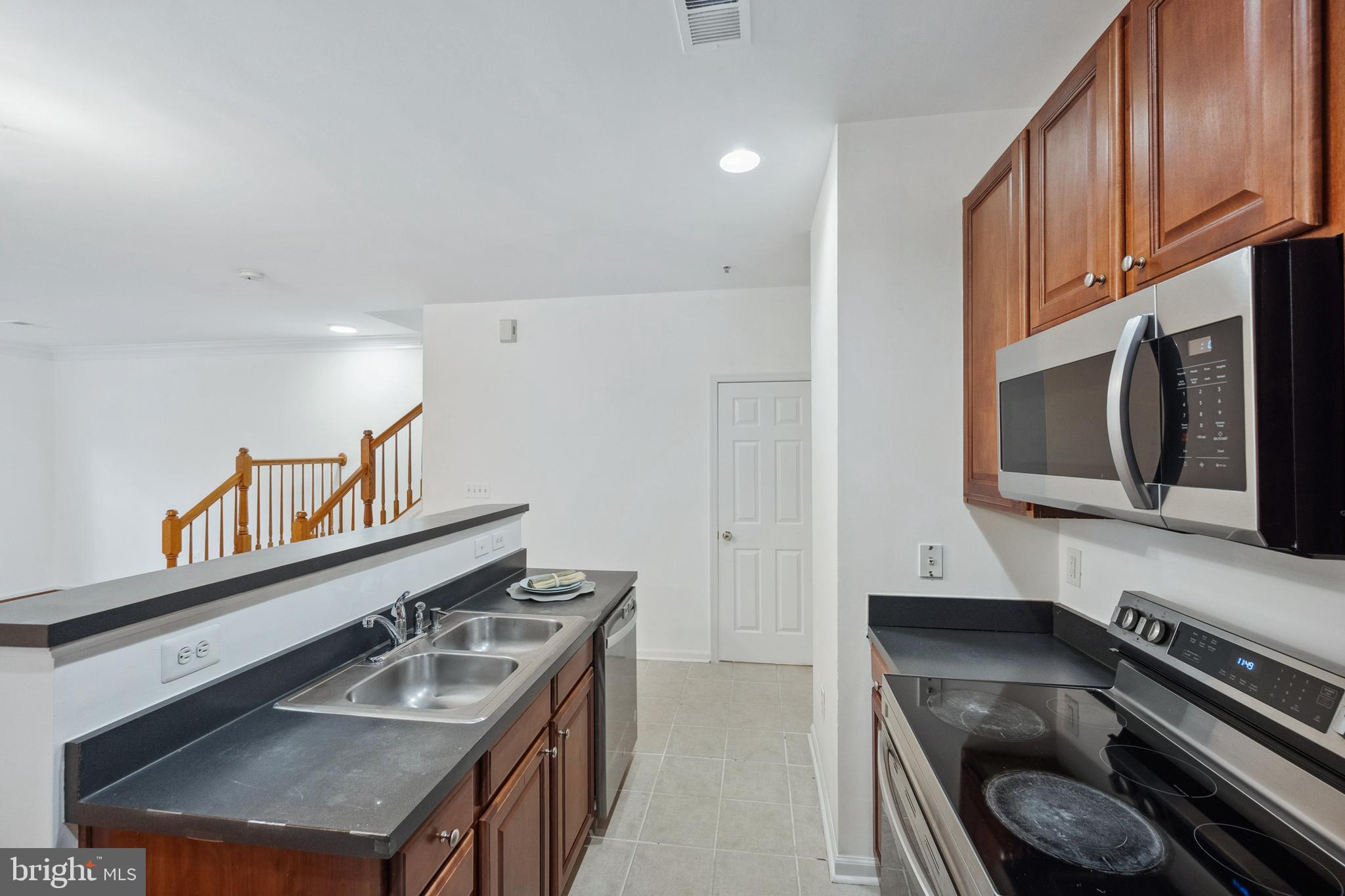 AMBER SPRING CONDOMINIUMS - Residential