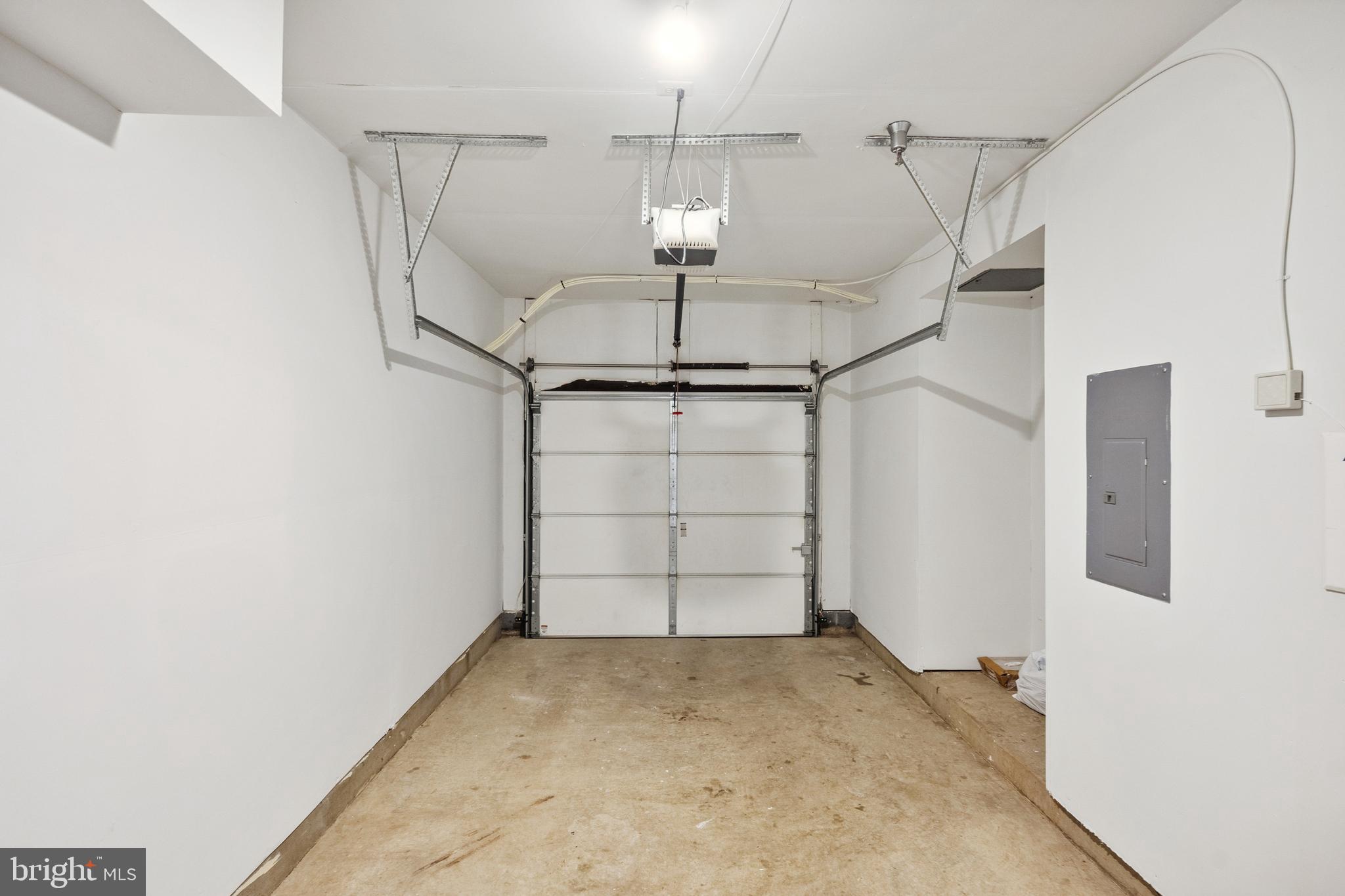 AMBER SPRING CONDOMINIUMS - Residential