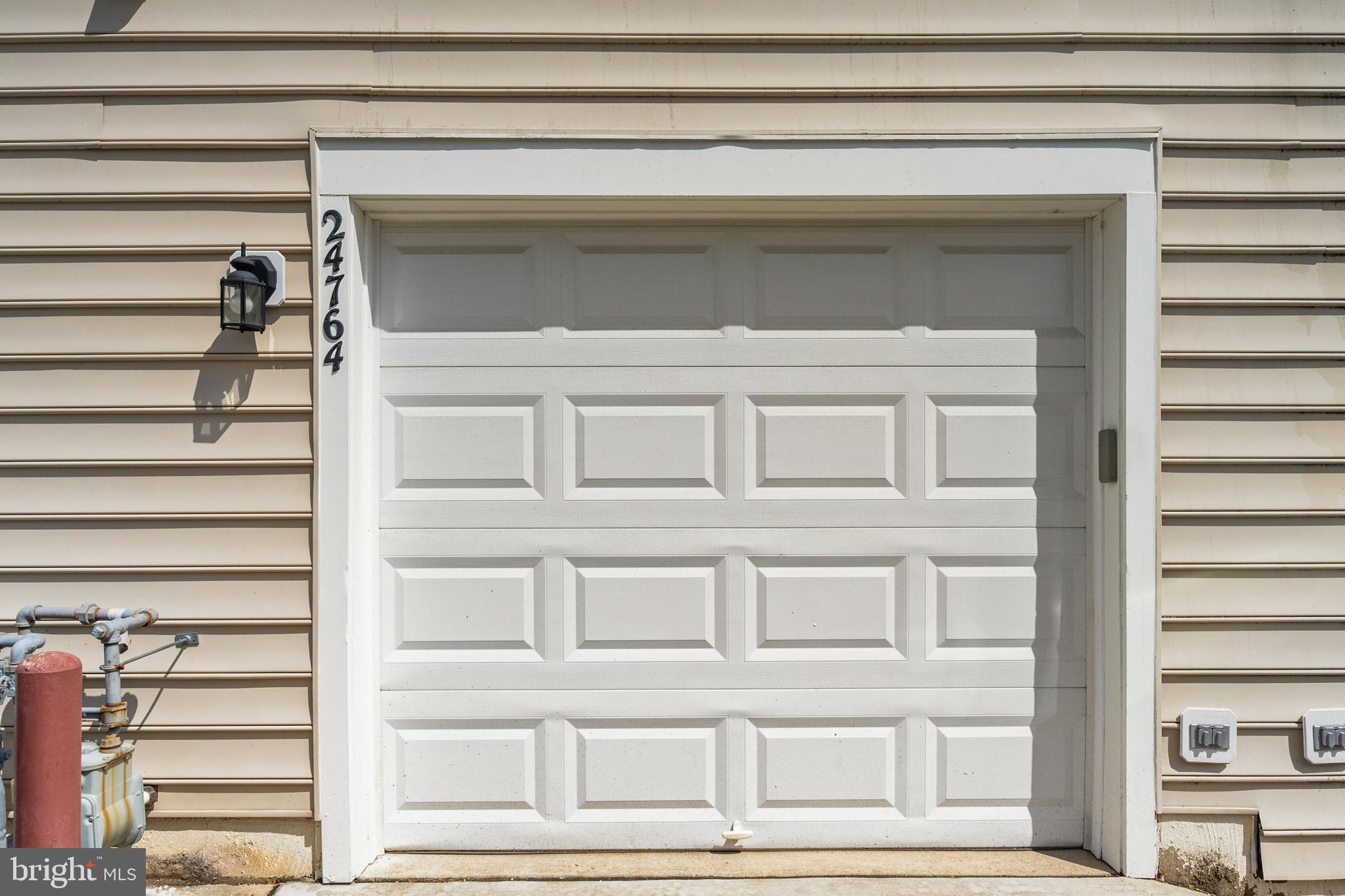 AMBER SPRING CONDOMINIUMS - Residential