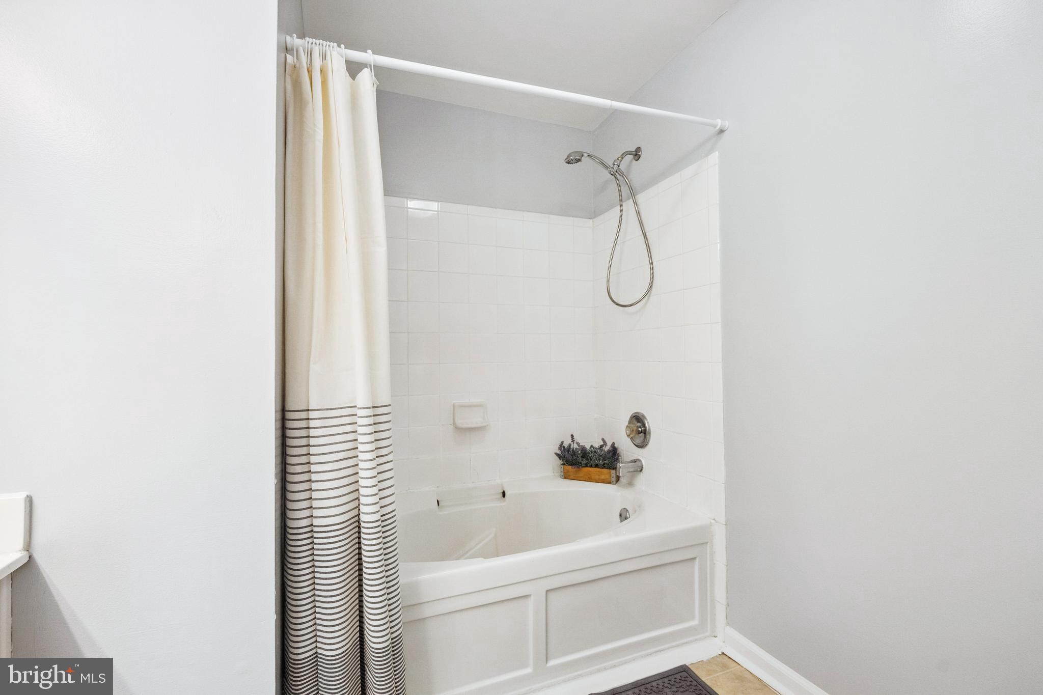 AMBER SPRING CONDOMINIUMS - Residential