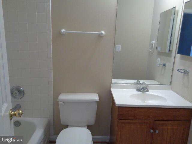 LAKECREST - Residential