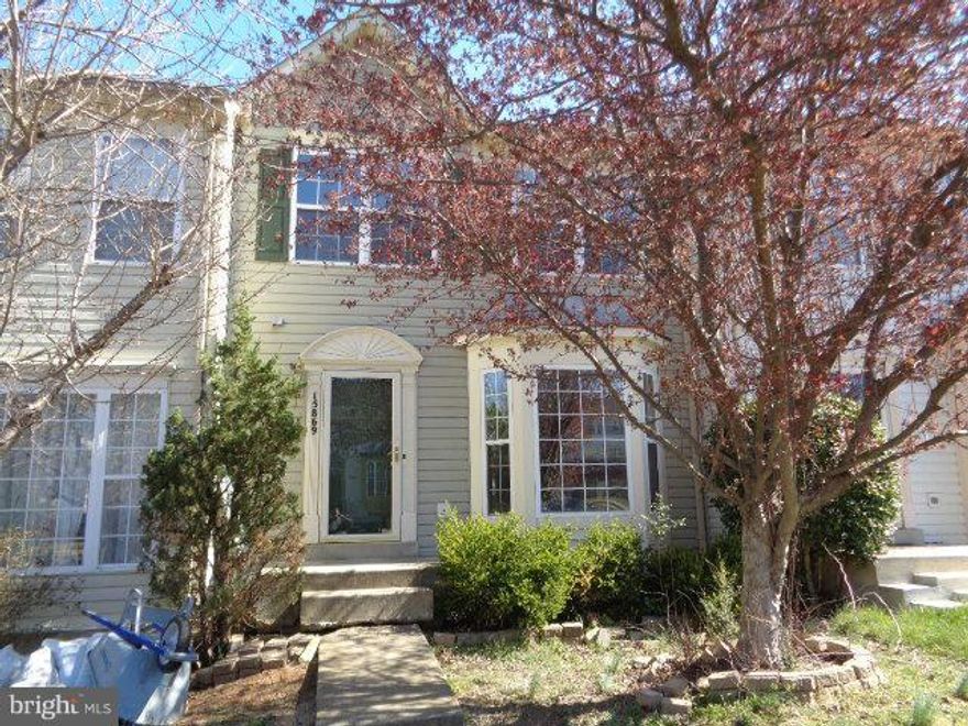 3 Fully finished levels, Master Bedroom with Separate Soaking Tub and Shower in Bathroom. Walk out Basement with Full Bathroom. Townhome has just been Painted and New Carpet throughout.