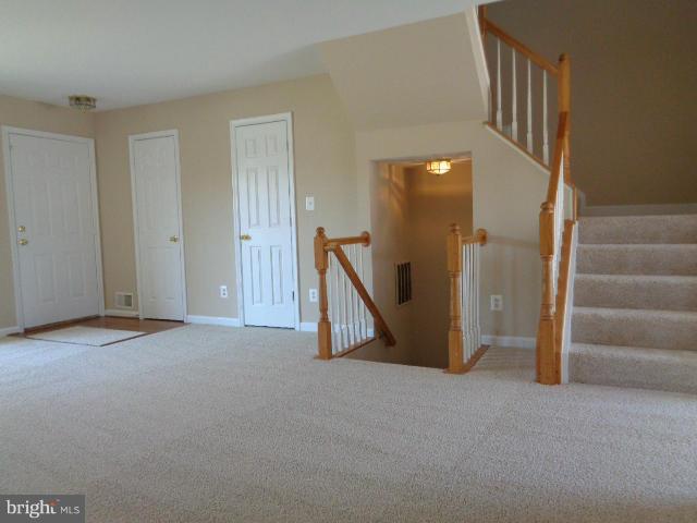 LAKECREST - Residential