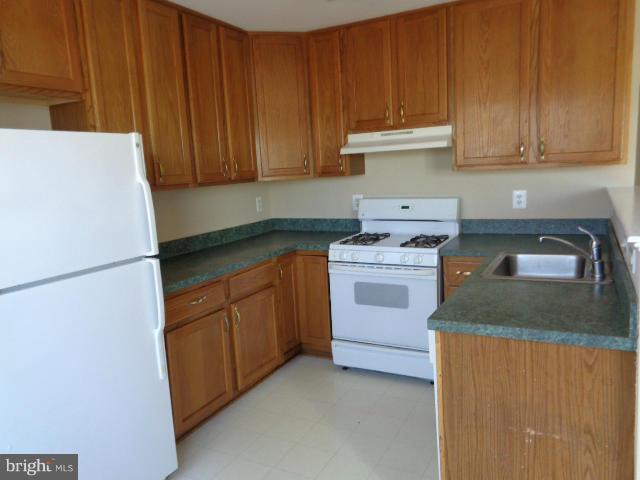 LAKECREST - Residential