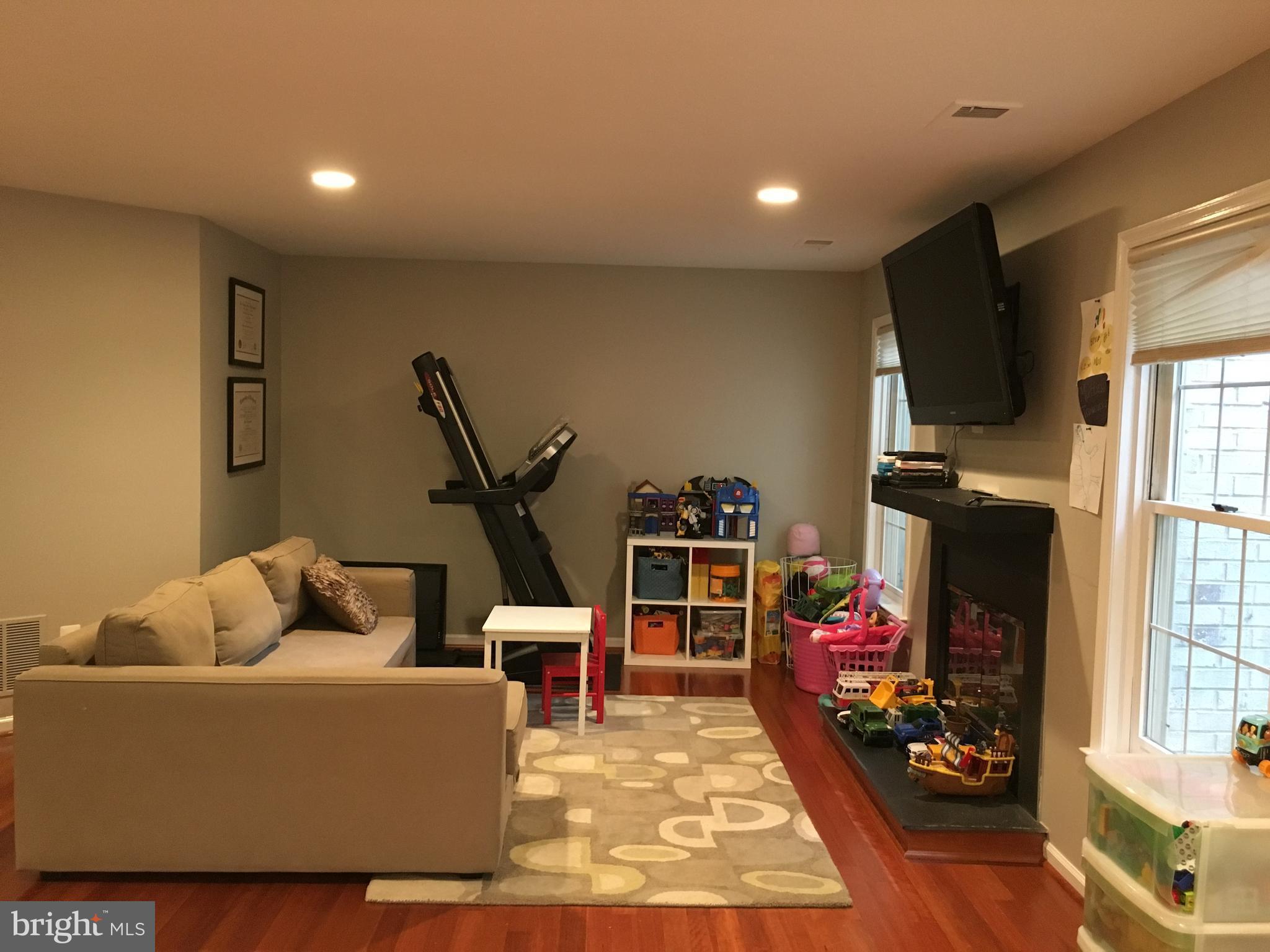 TIMBERLAWN - Residential Lease