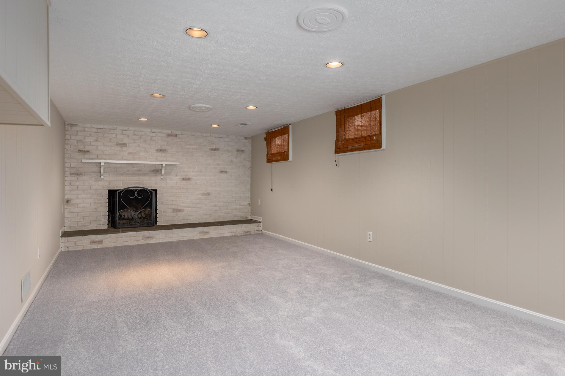 VALEWOOD MANOR - Residential