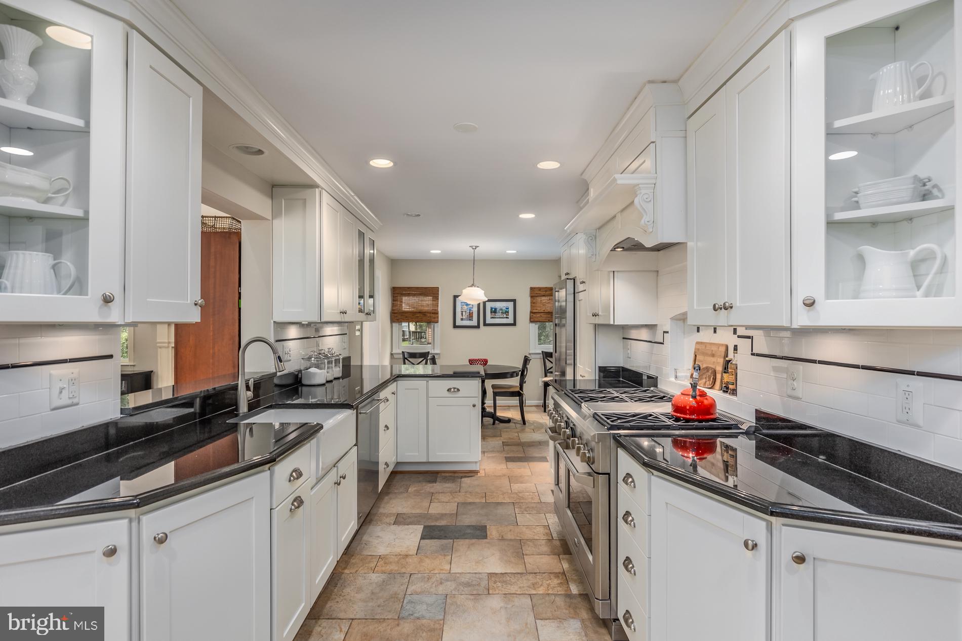 VALEWOOD MANOR - Residential