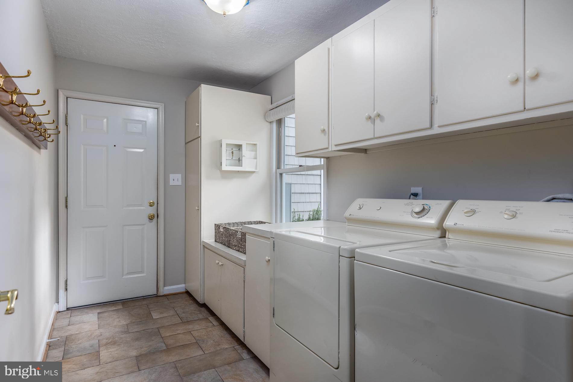 VALEWOOD MANOR - Residential