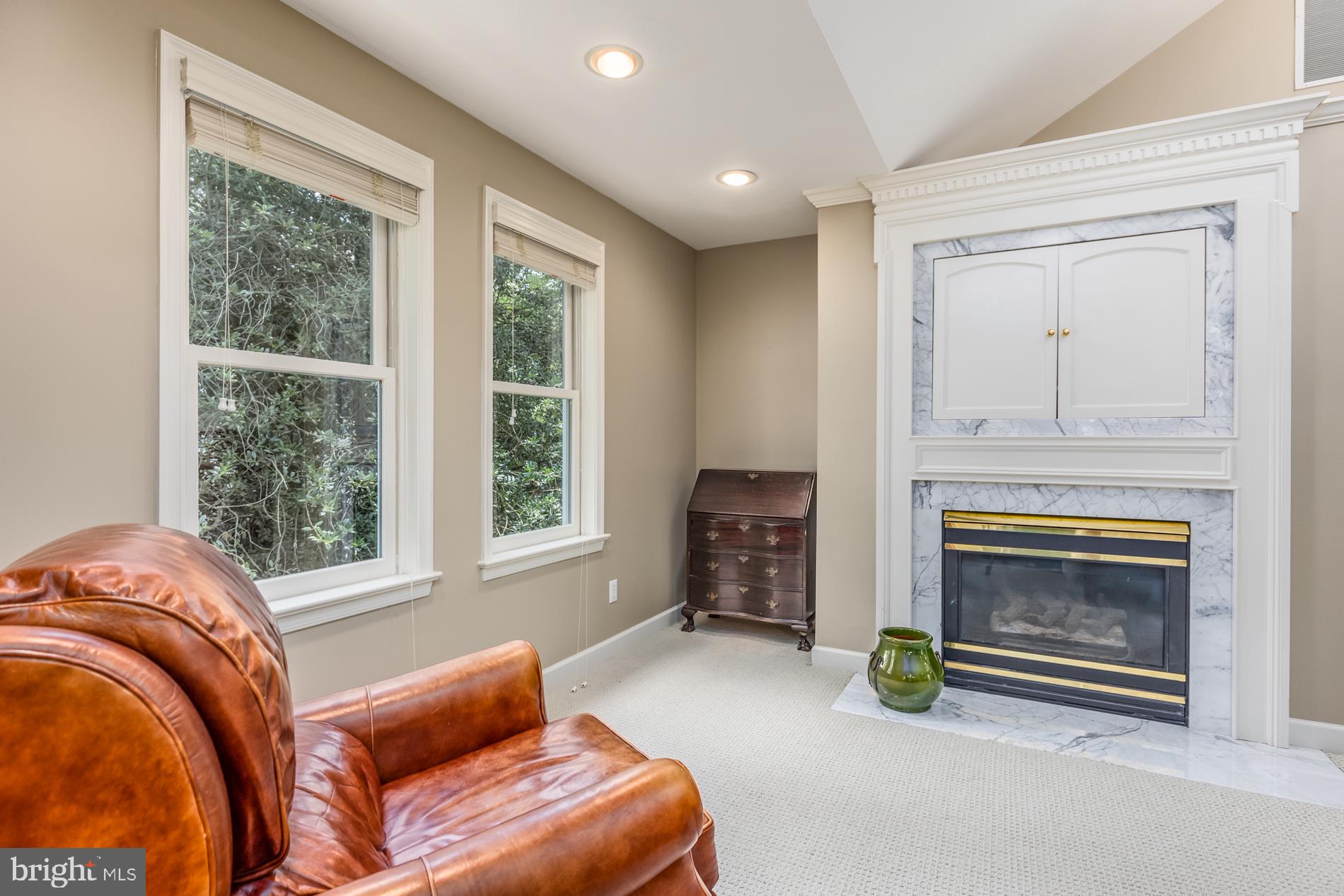 VALEWOOD MANOR - Residential