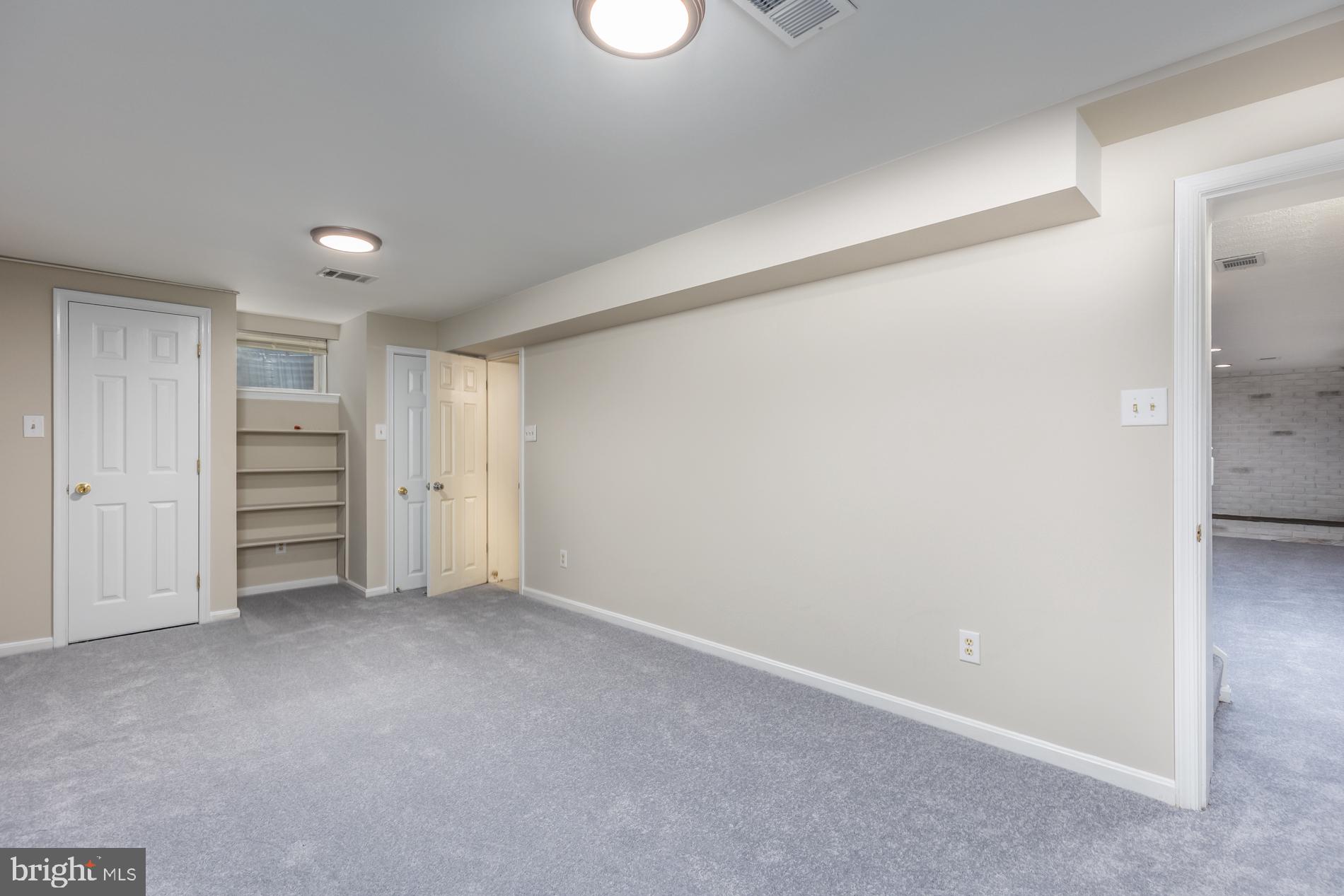 VALEWOOD MANOR - Residential