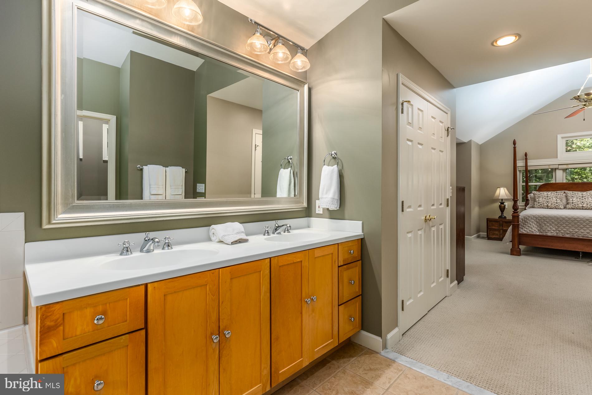 VALEWOOD MANOR - Residential