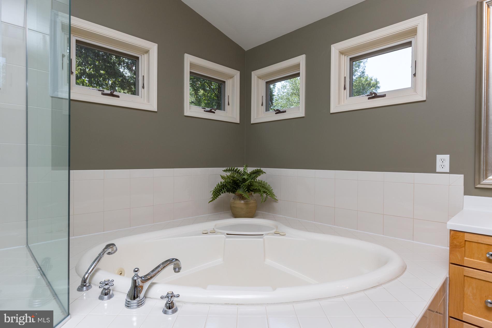 VALEWOOD MANOR - Residential