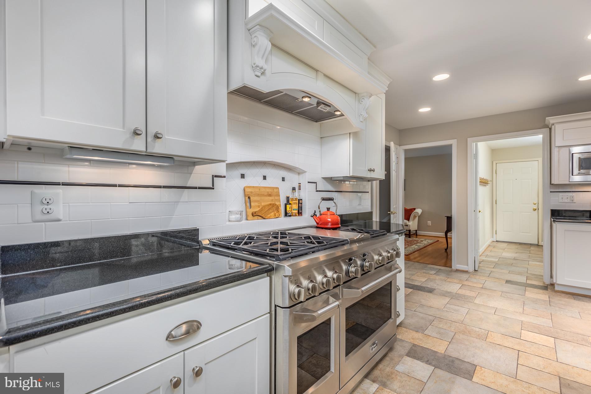 VALEWOOD MANOR - Residential