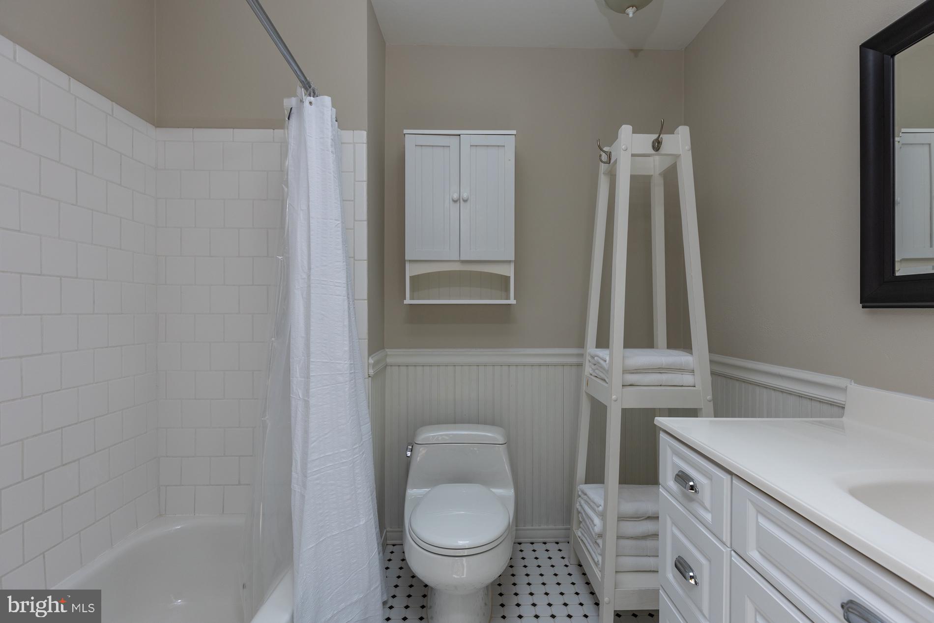 VALEWOOD MANOR - Residential