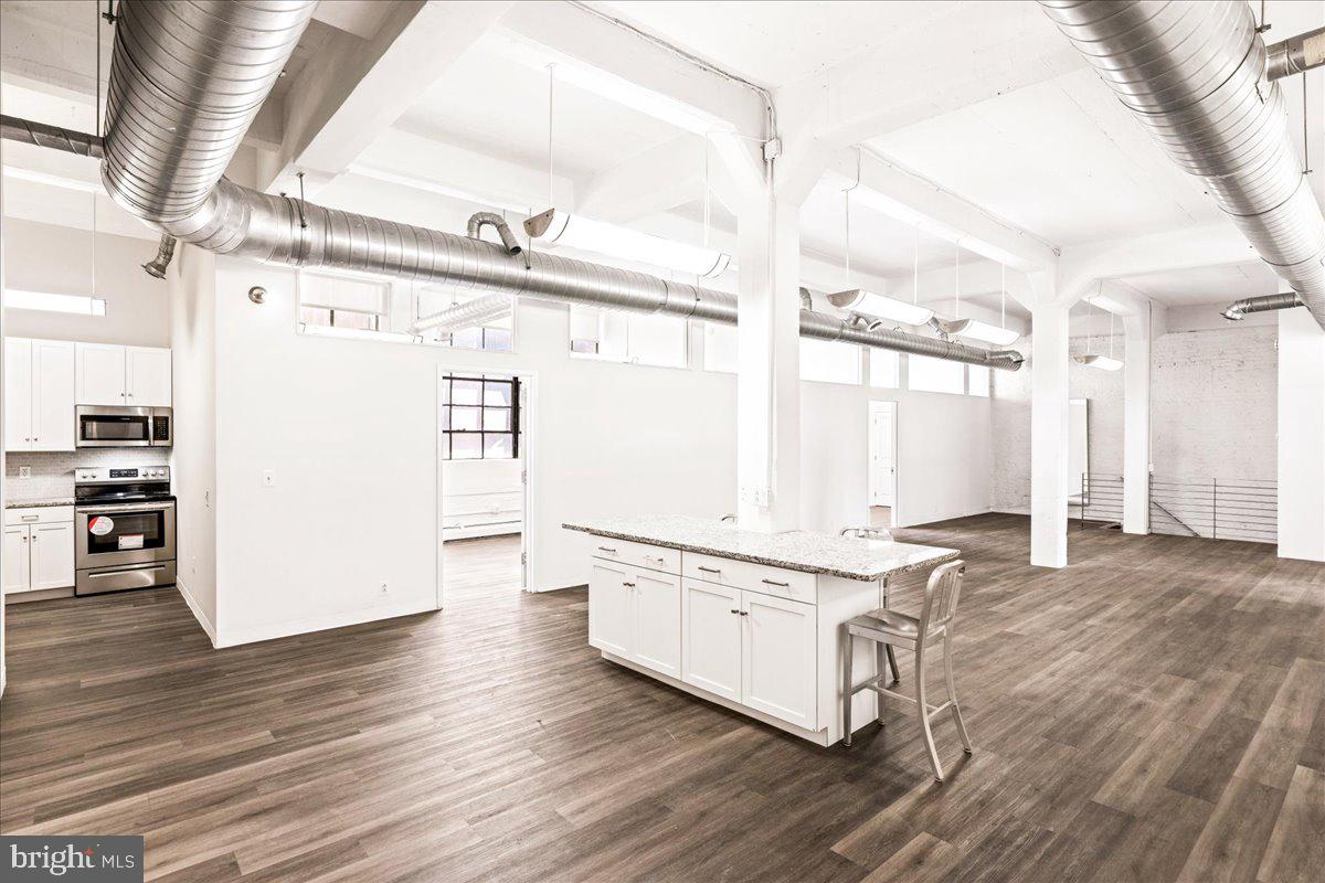 OLD CITY - Commercial Sale