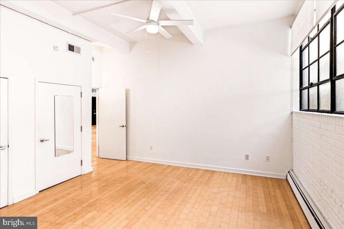 OLD CITY - Commercial Sale